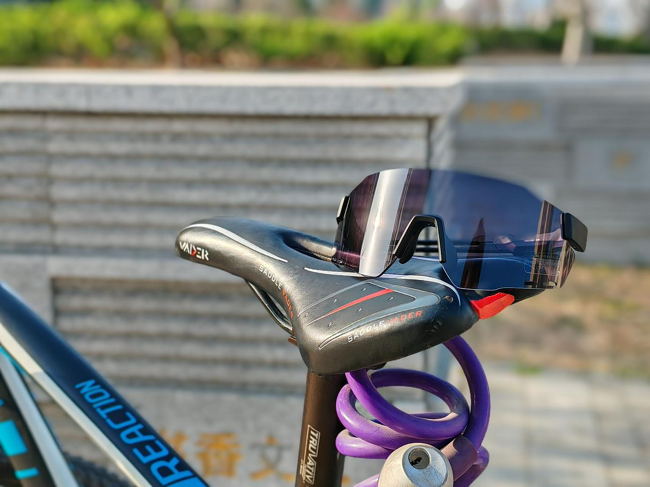 迈极炫破风者变色骑行眼镜WB003B变色款