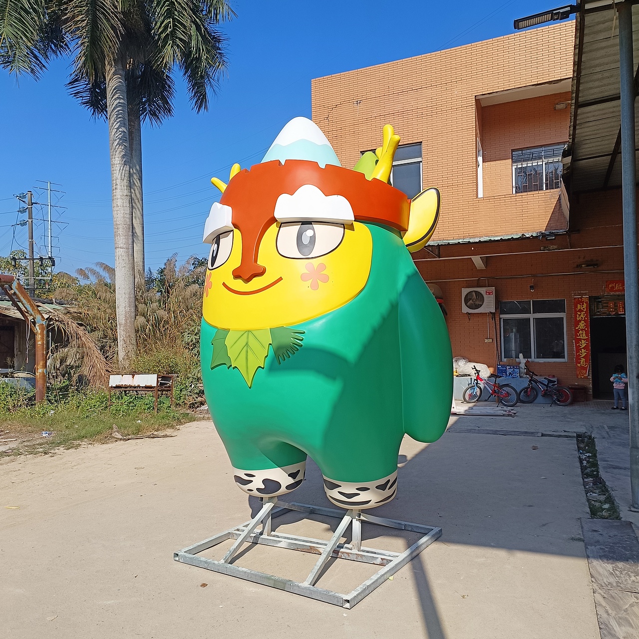 云翠山旅游度假区吉祥物公仔玻璃钢雕塑定制