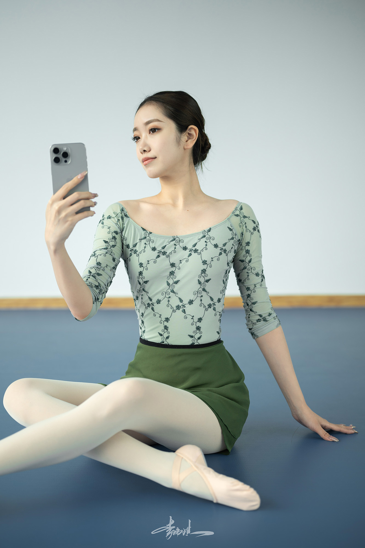 Forever young（圖ZMzY3OTU0MjIw） - 人像攝影 - 站酷設(shè)計(jì)師weiqiimage原創(chuàng)素材 - 站酷ZCOOL