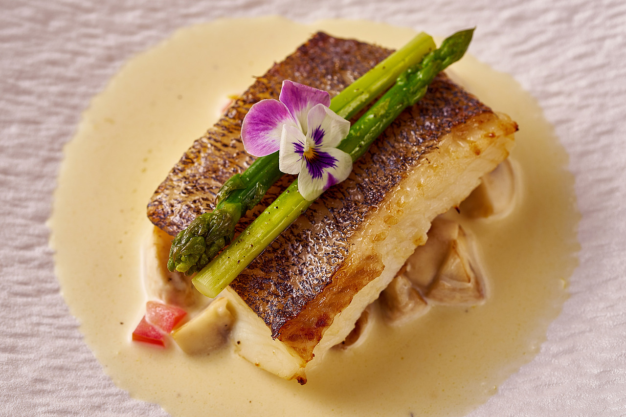 "从盘中到心间：一次视觉与味觉的双重盛宴"美食拍摄（图ZMzcwNTM5NjQ0） - 美食摄影 - 站酷设计师番茄不吃鱼原创素材 - 站酷ZCOOL