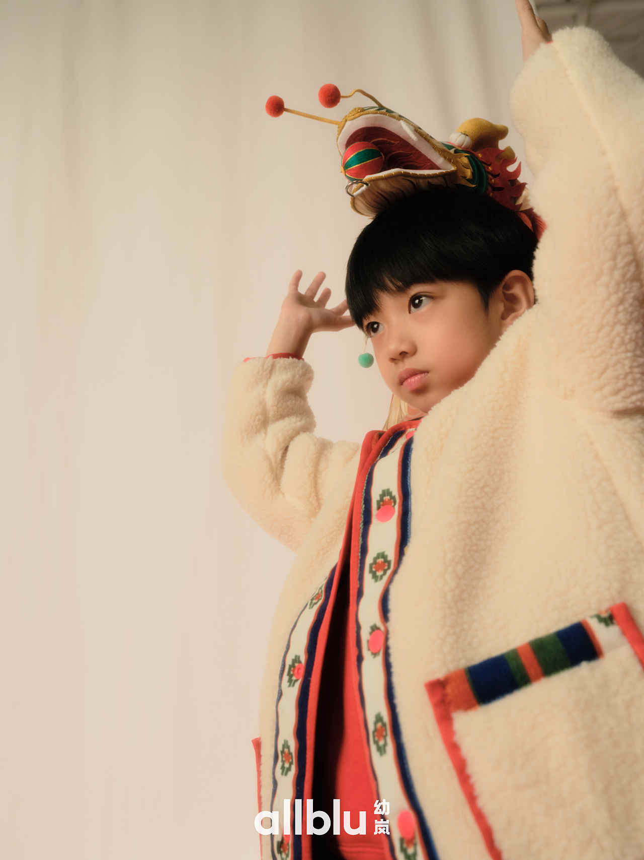 拍了拍皮影戏的幼岚cny campaign