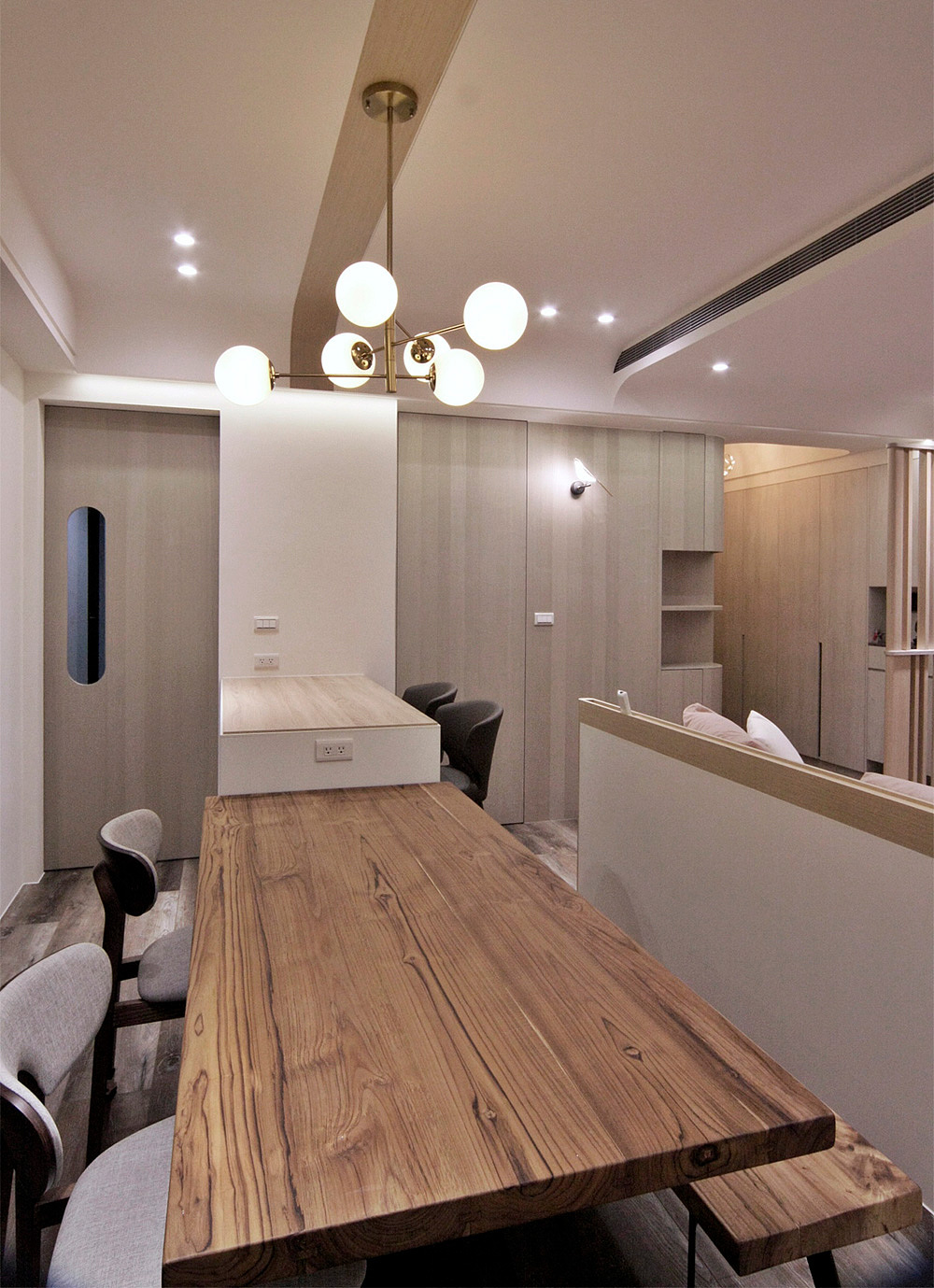 家装设计案例鉴赏——现代光氛温馨宅