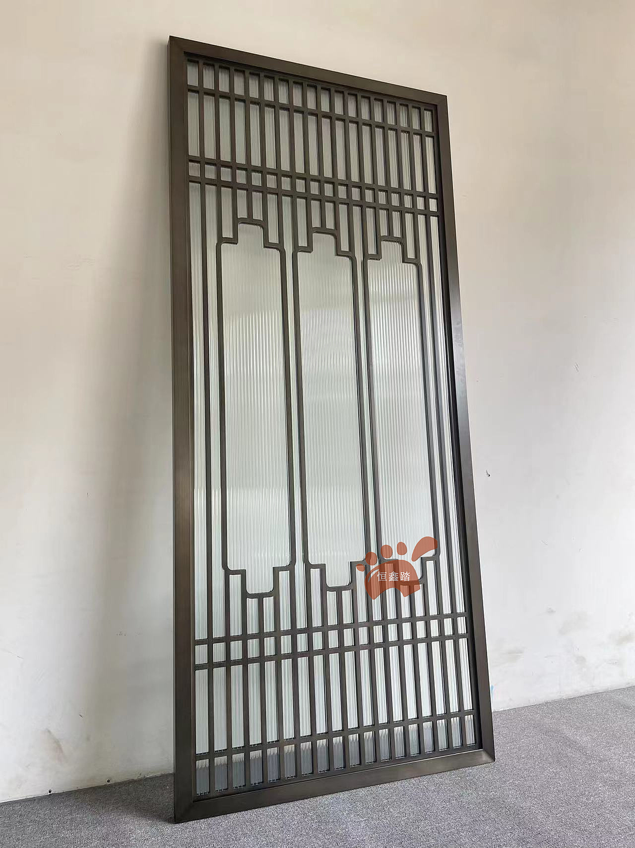 售楼部黑金不锈钢长虹玻璃格栅、新中式玻璃屏风（图ZMzY4ODIwMzA4） - 其他工业/产品 - 站酷设计师恒鑫踏不锈钢制品原创素材 - 站酷ZCOOL