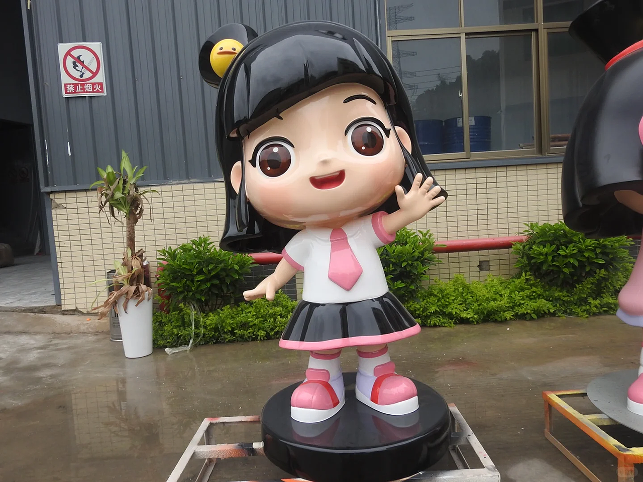 鸭鸭鸭“玻璃钢卡通人物造型雕塑商业美陈IP吉祥物雕像