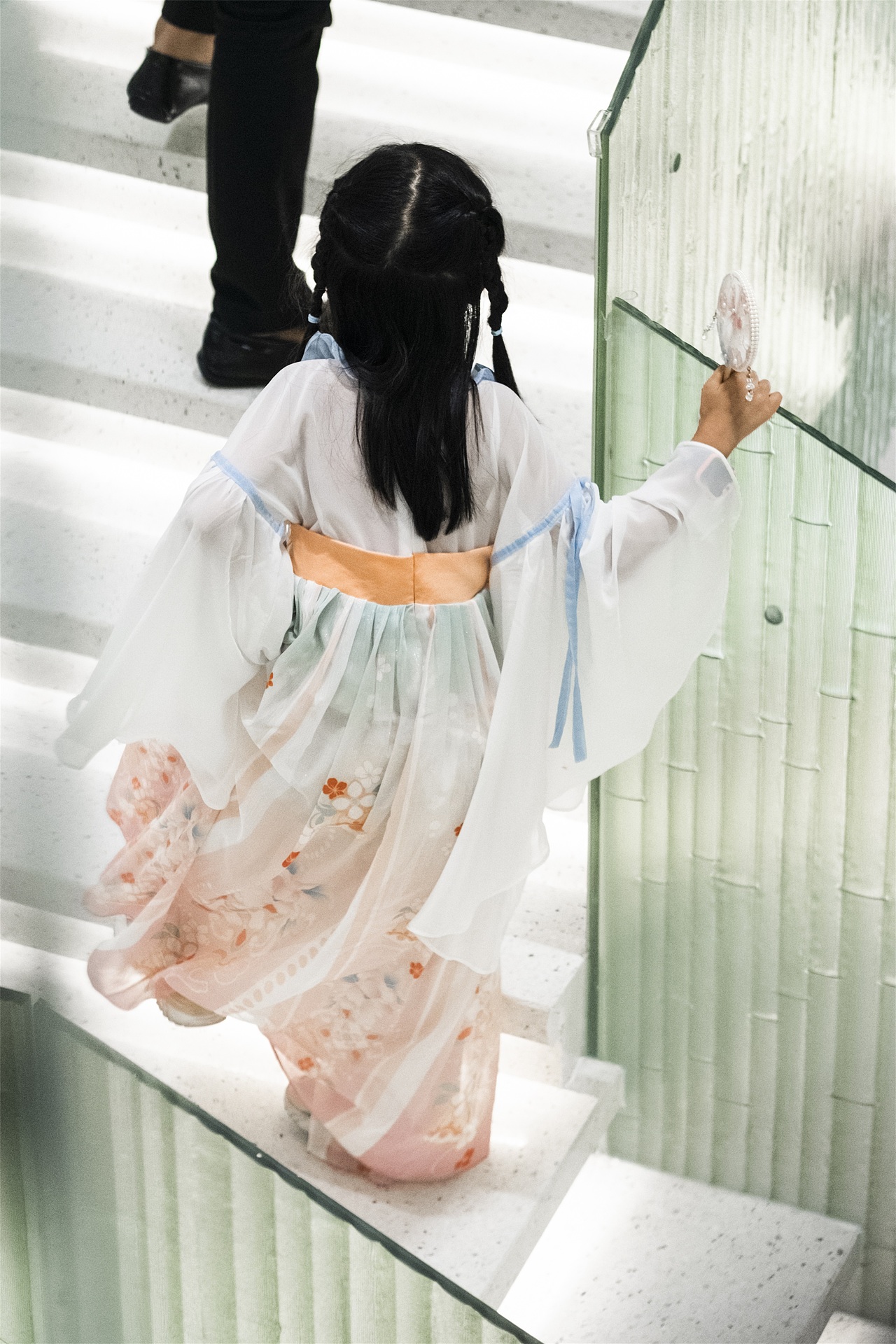 上海豫园-葱葱商店YUYUSHOP，肆意逛园。（图ZMzI1MzU4NjAw） - 商业空间设计 - 站酷设计师夏谷暑雨CHINA原创素材 - 站酷ZCOOL