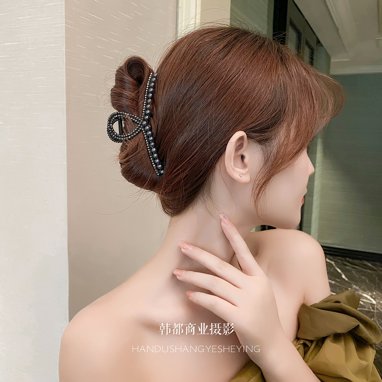 韩都商业摄影--酒店风发饰拍摄效果图（图ZMzIyODUwODY4） - 人像摄影 - 站酷设计师韩都商业摄影原创素材 - 站酷ZCOOL