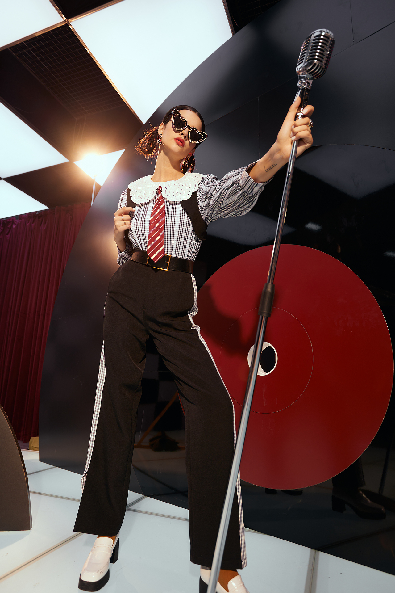 复古学院风（图ZMzM5NTI3MDQw） - 时尚/艺术摄影 - 站酷设计师摄影师April原创素材 - 站酷ZCOOL