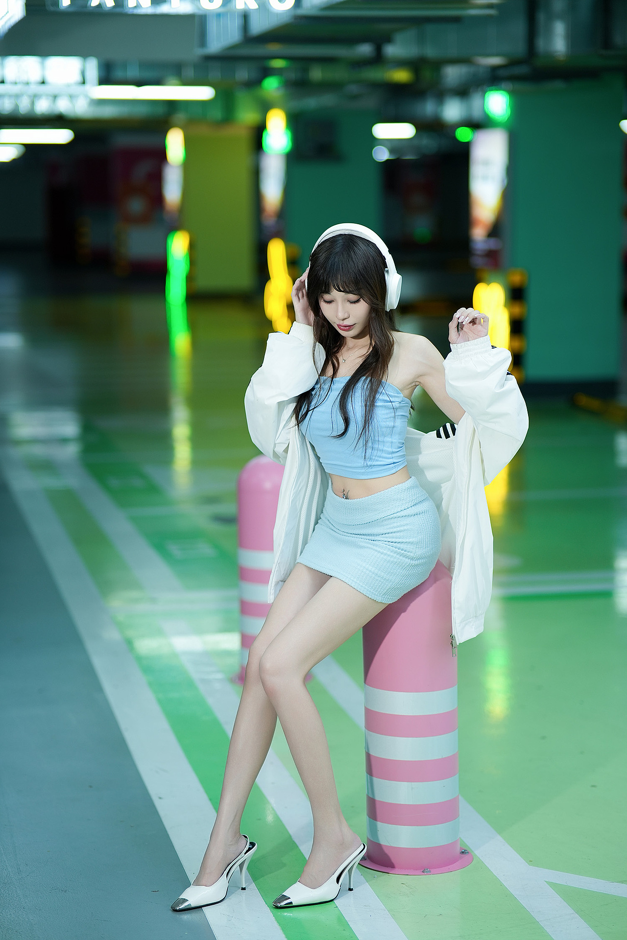 我在华贸的地下室听歌