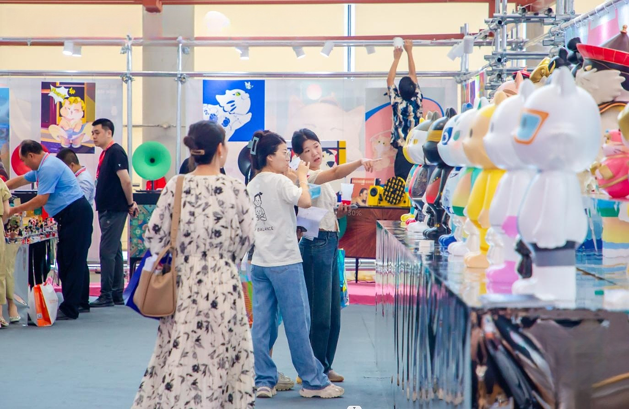 御貓咖啡館設(shè)計，新冶策展「上新國潮館」展館展示設(shè)計（圖ZMzQ1NjgyNzE2） - 展陳設(shè)計 - 站酷設(shè)計師新冶組設(shè)計原創(chuàng)素材 - 站酷ZCOOL