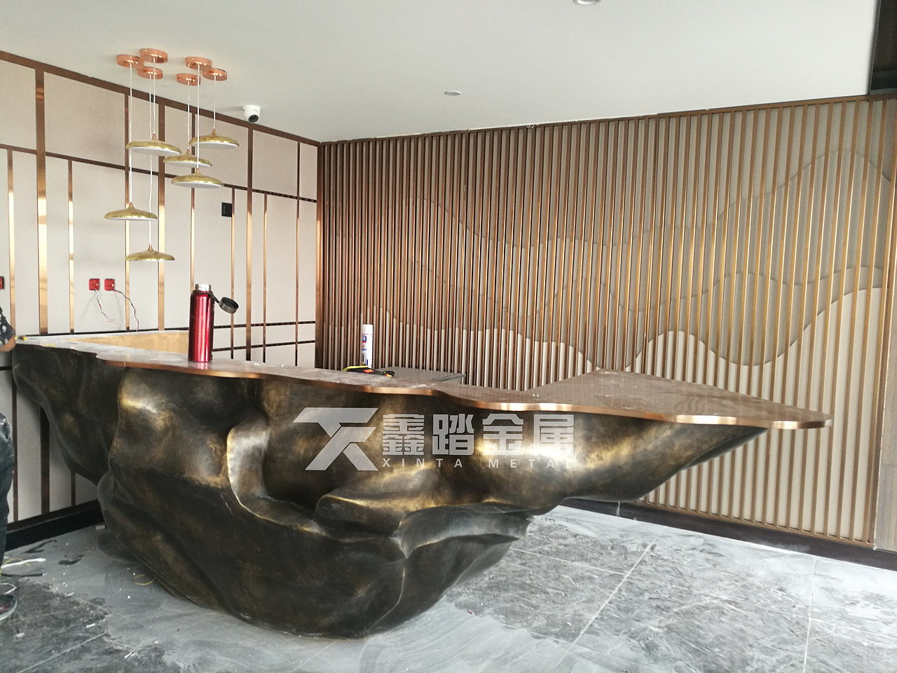 酒店售楼部大堂不锈钢接待前台 亮面不锈钢异形吧台