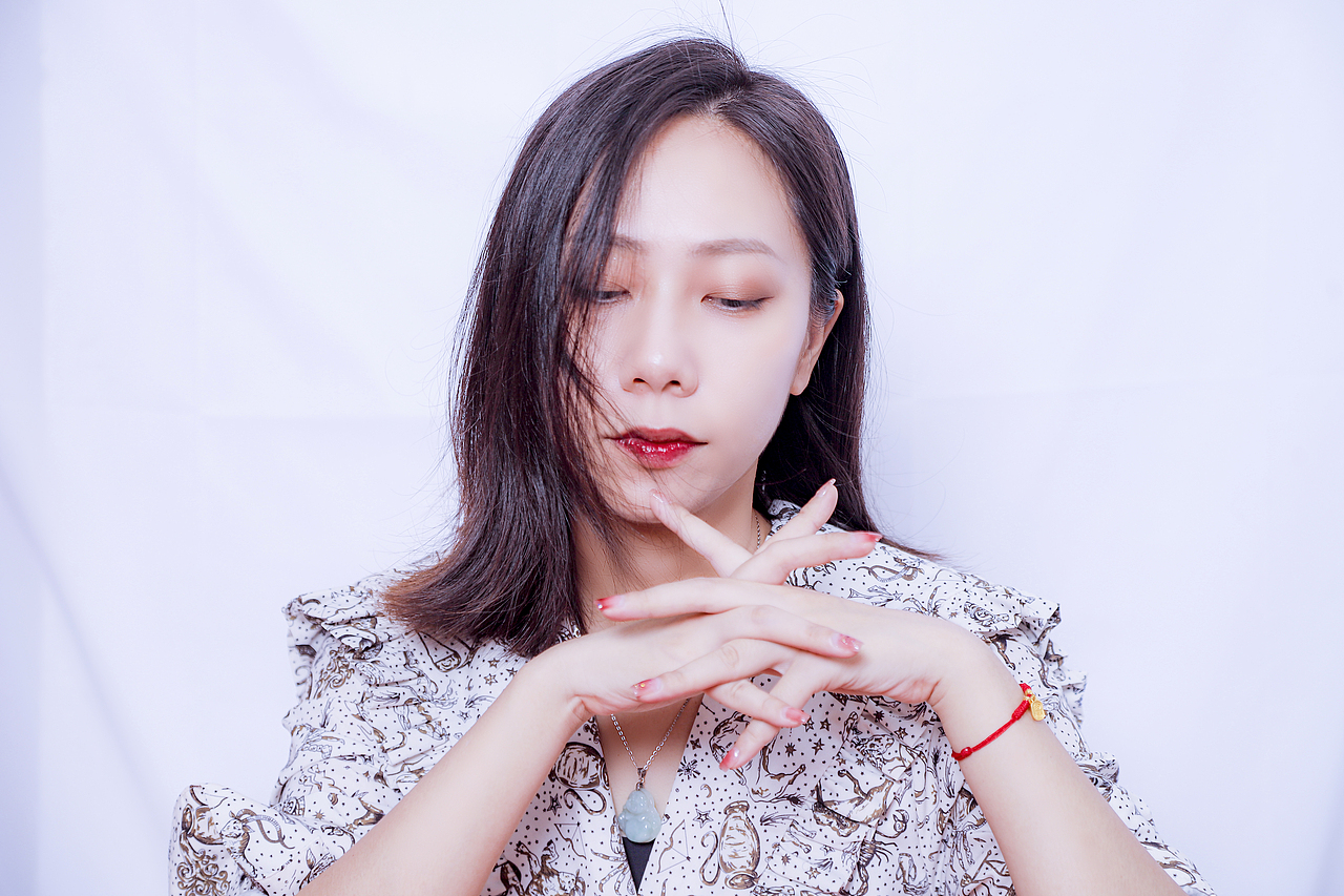 极简生日写真（图ZMzE3NzI2NDI4） - 人像摄影 - 站酷设计师小飞机场2020原创素材 - 站酷ZCOOL