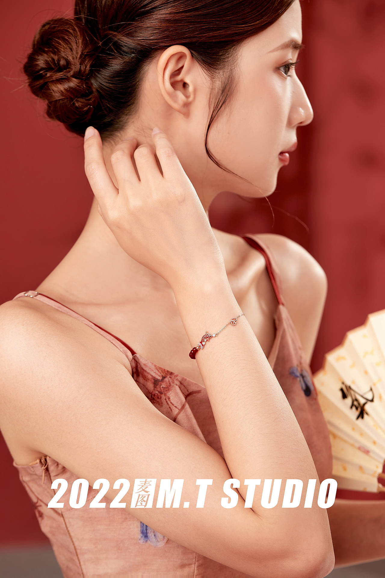 珠宝摄影饰品首饰项链手镯首饰佛珠手串模特图古风（图ZMzE4MTM0NjQw） - 产品摄影 - 站酷设计师麦图商业摄影原创素材 - 站酷ZCOOL