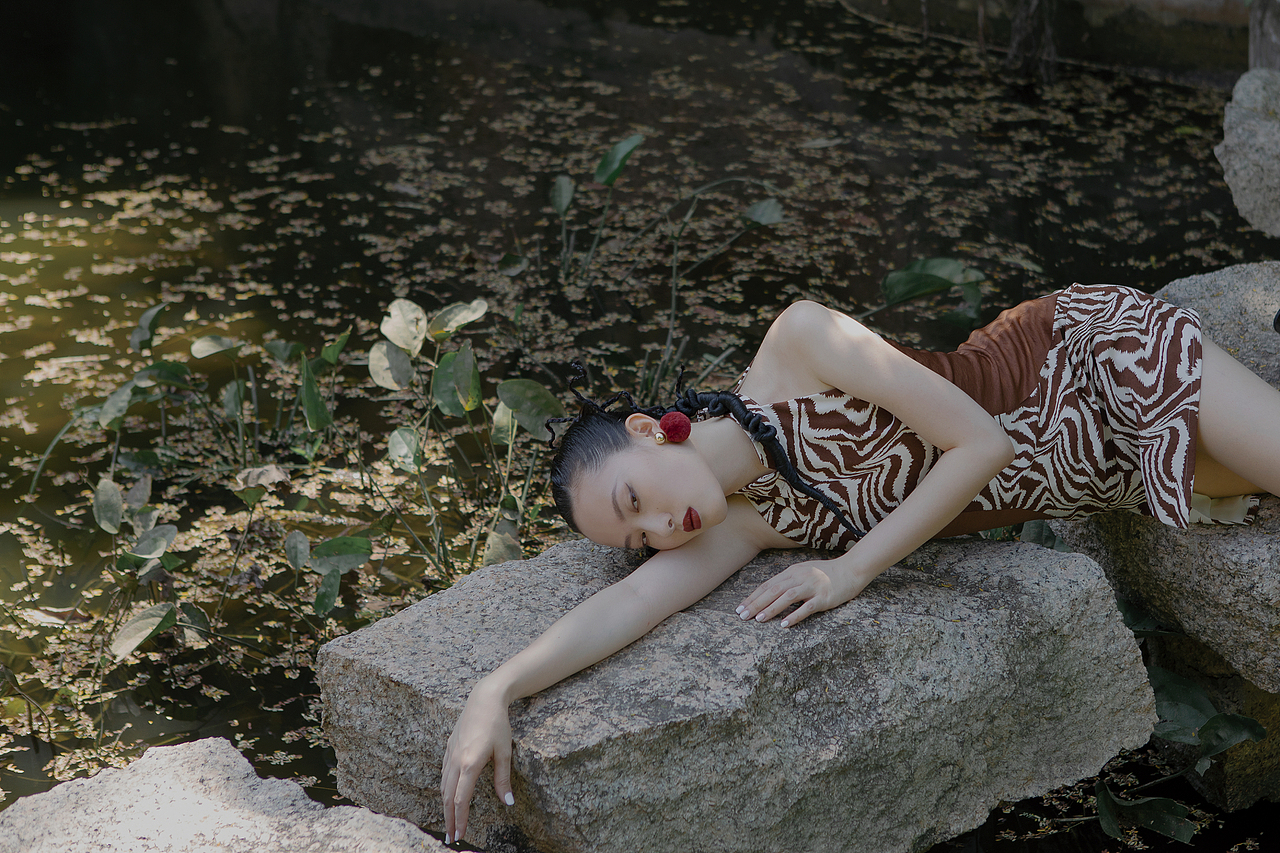 新中式-园林（图ZMzY2OTcwMzQ0） - 人像摄影 - 站酷设计师H六六66原创素材 - 站酷ZCOOL