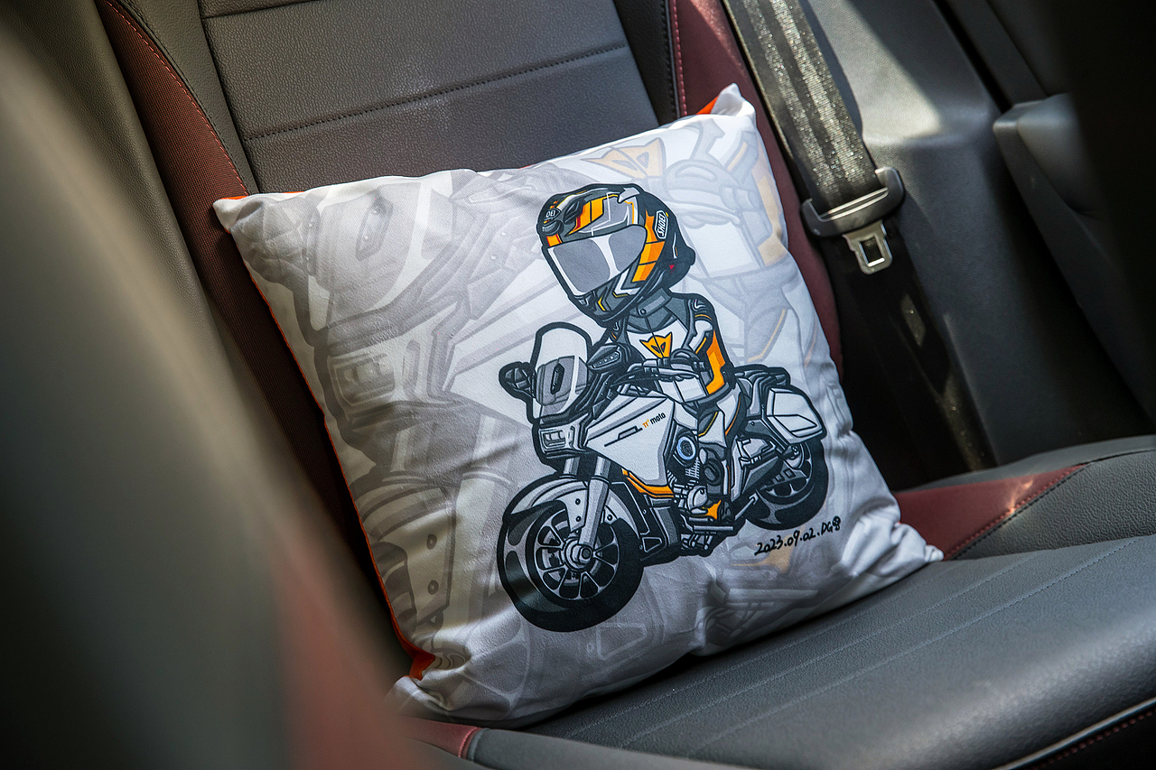 Q版机车小骑士系列作品,派方摩托星舰3钥匙扣+抱枕