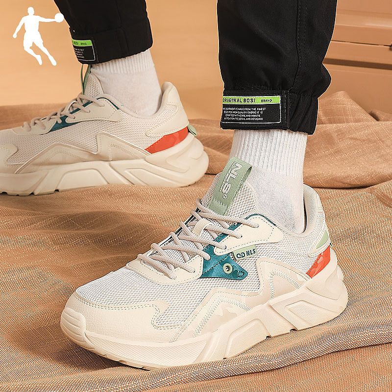 【修图】复古风休闲鞋牛皮纸和麻布背景修图