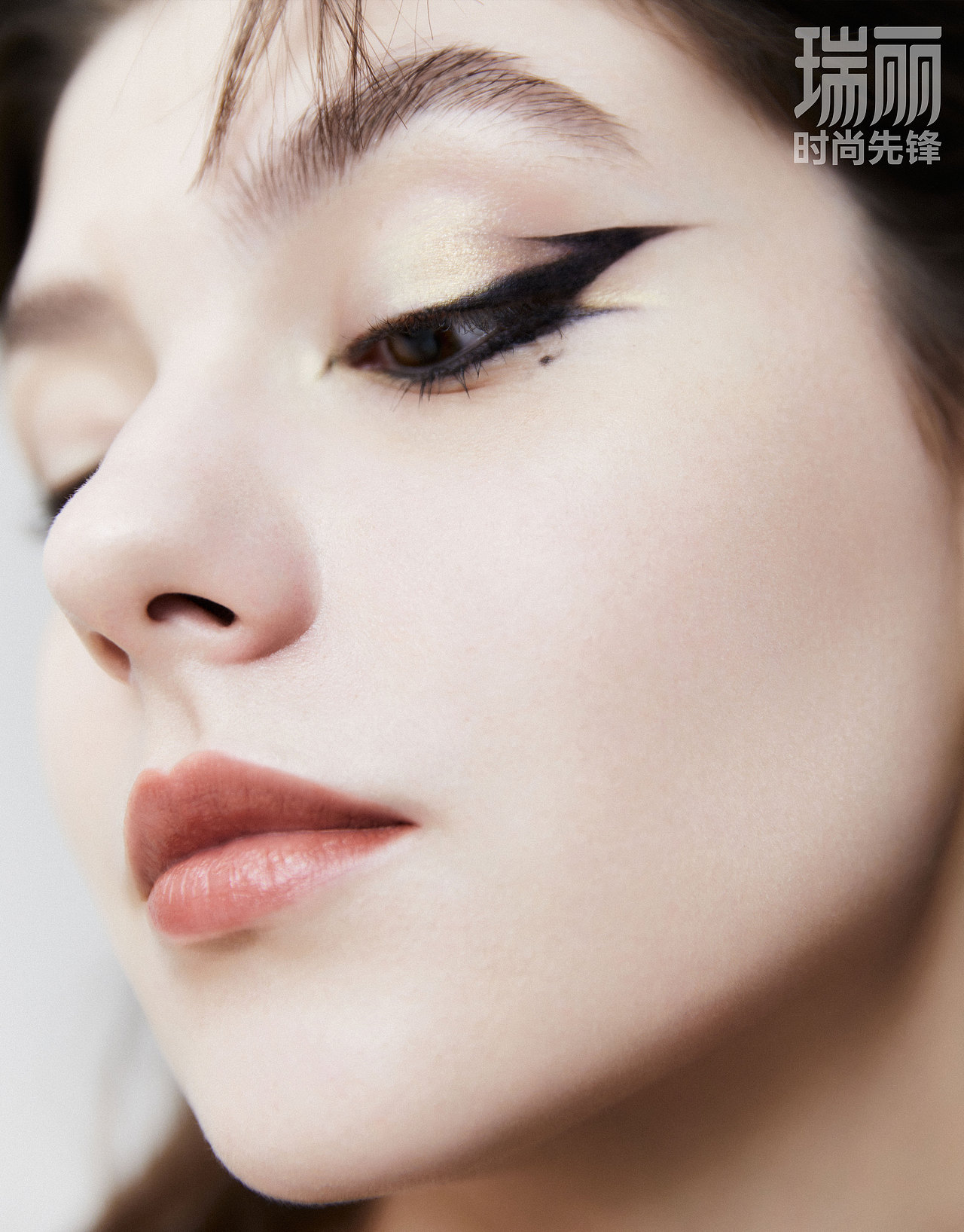 瑞丽时尚先锋 美妆篇（图ZMzAxNjkzMTYw） - 修图/后期 - 站酷设计师我在北京跑三轮儿原创素材 - 站酷ZCOOL