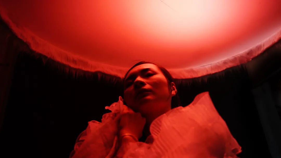 棚拍人像：红（图ZMzUzMjQ4MzY0） - 人像摄影 - 站酷设计师frank_69原创素材 - 站酷ZCOOL