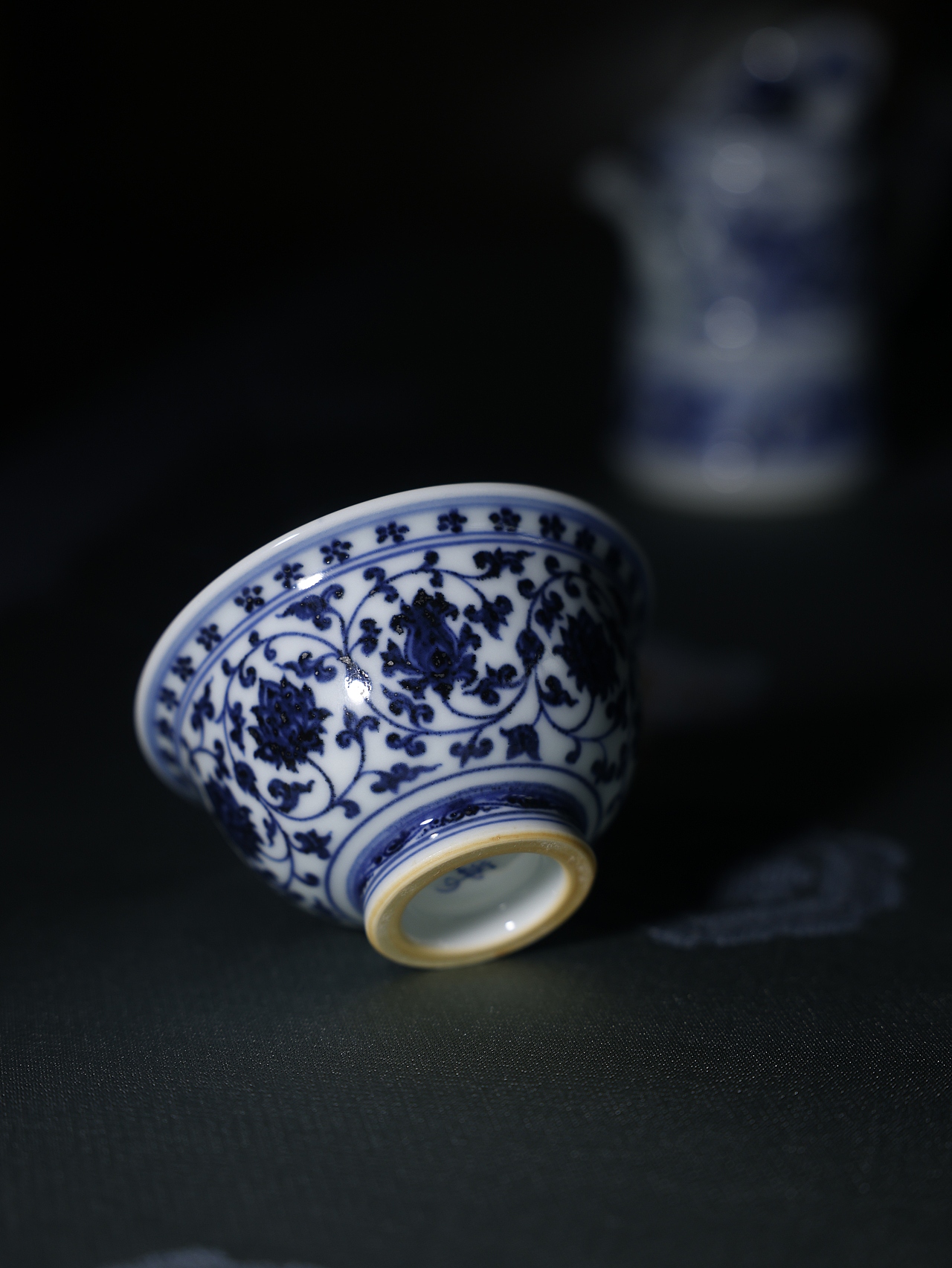 陶瓷摄影 | 压手杯（图ZMzMyNTIxNzgw） - 产品摄影 - 站酷设计师陳叁仟原创素材 - 站酷ZCOOL