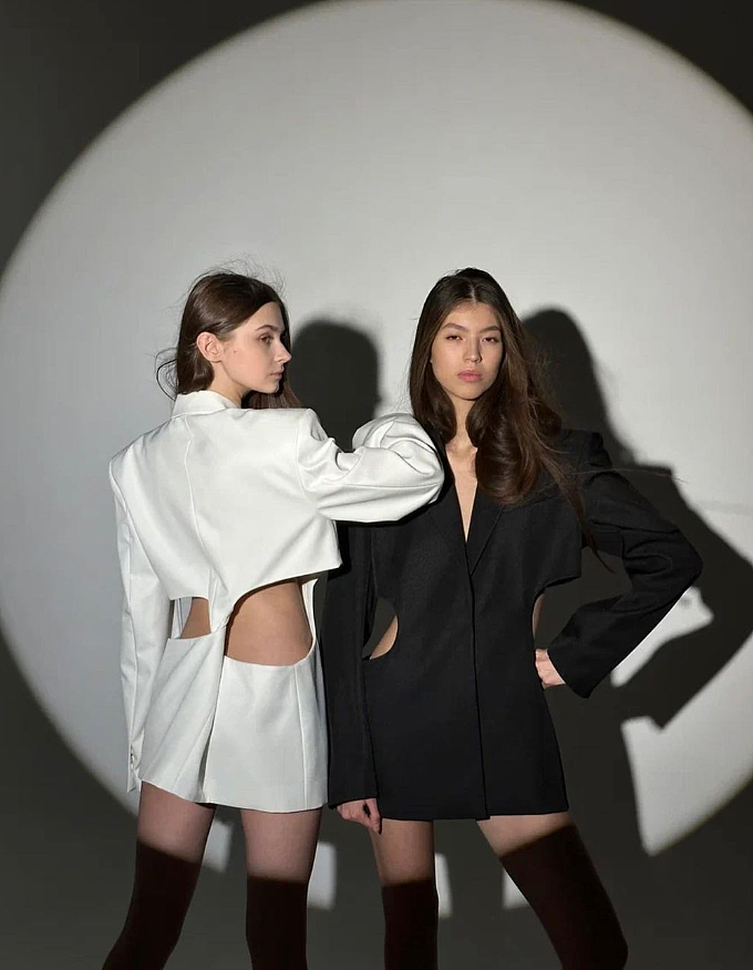 外国模特 服装女模 成衣拍摄女模 潮牌女外模 潮牌服装（图ZMzU4NTI4ODky） - 人像摄影 - 站酷设计师星辰模特经纪原创素材 - 站酷ZCOOL