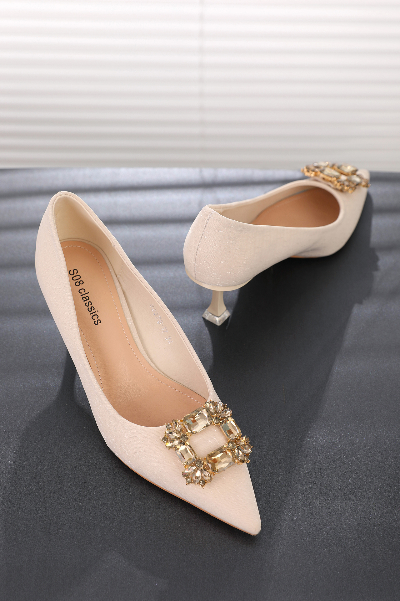 时尚女鞋静物拍摄