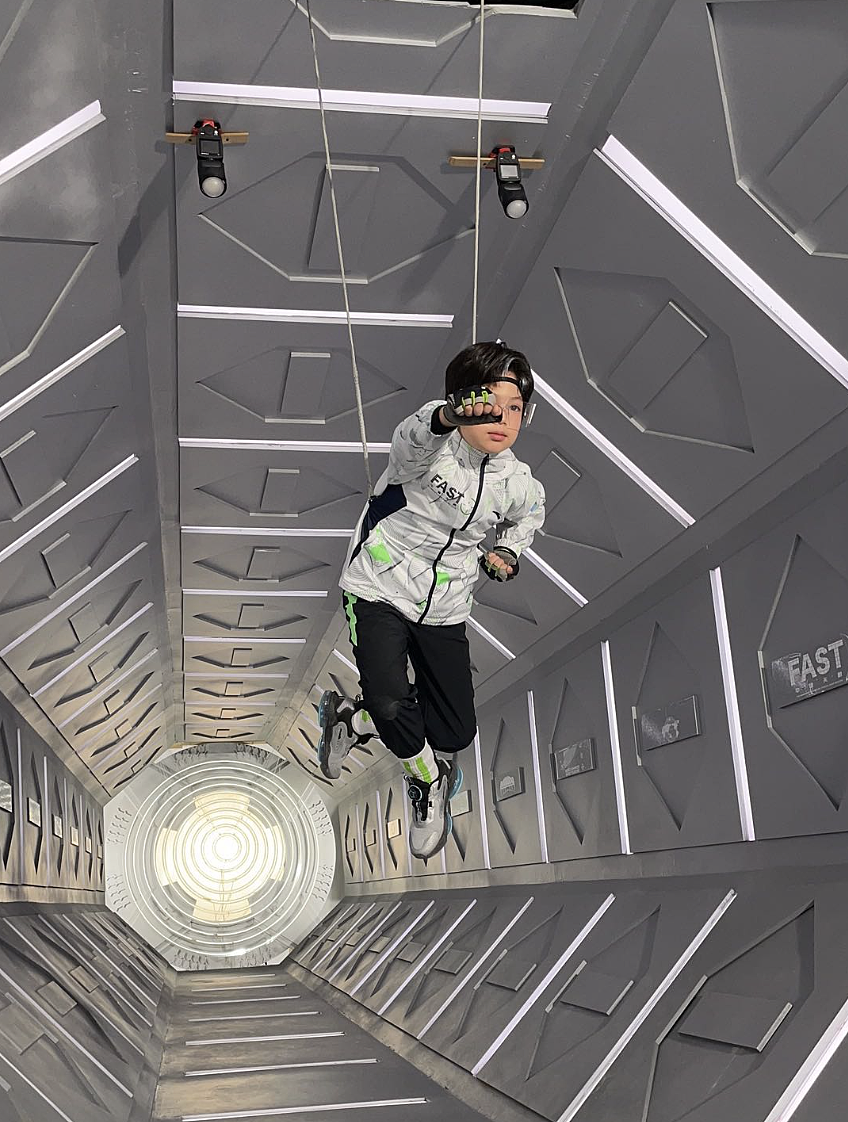 未来感炸裂 纯实景打造 ANTAUFOX中国天眼 现激情开跑（图ZMzExMTc5NDk2） - 儿童服饰 - 站酷设计师DANFO原创素材 - 站酷ZCOOL