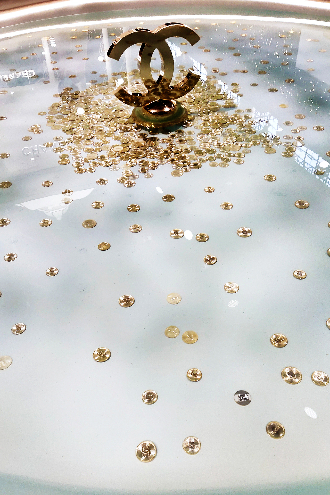 上海西岸艺术中心 感知香奈儿香水展