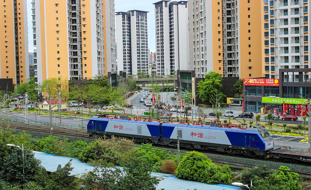 和谐电2型电力机车