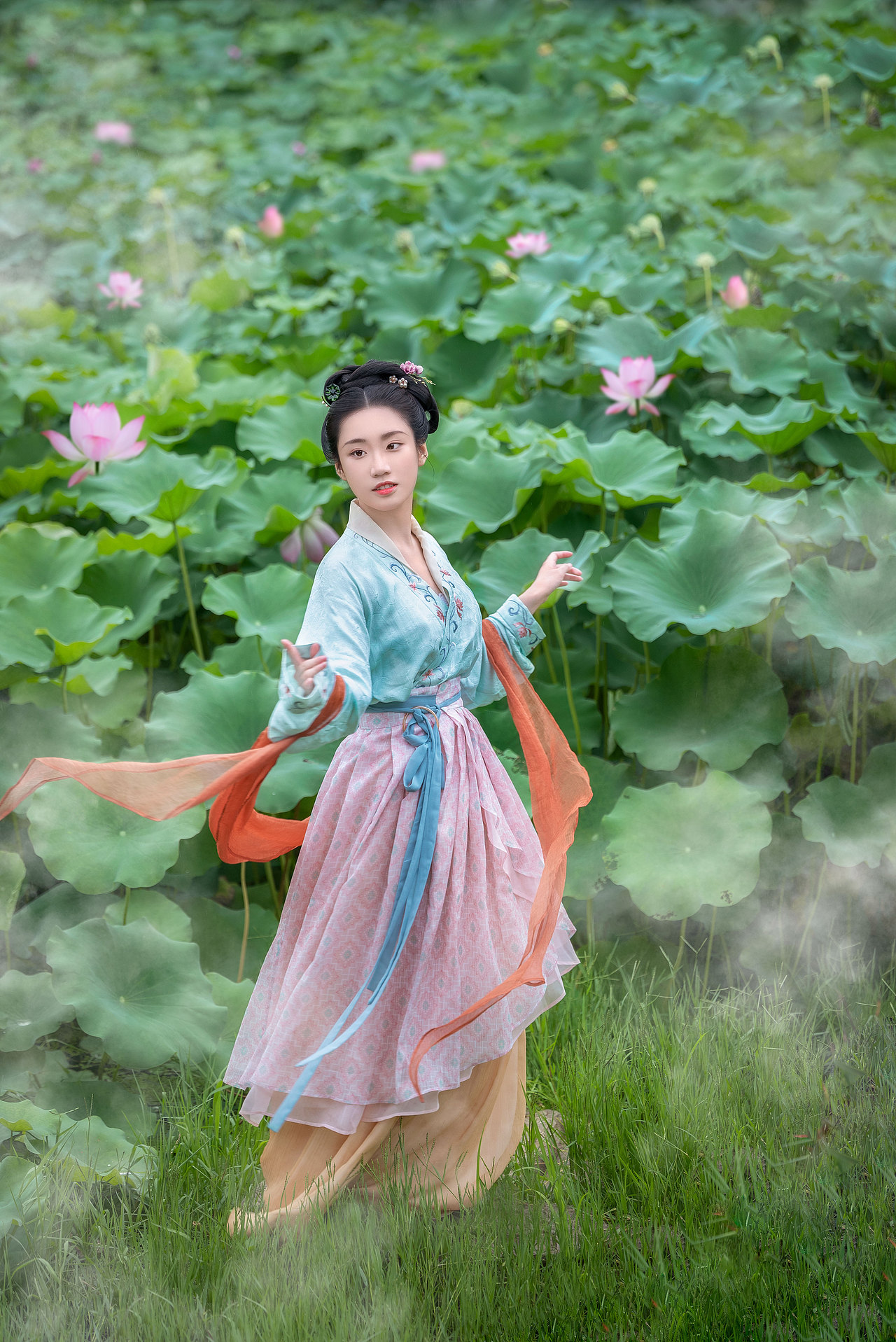 烟雨楼台荷花池（图ZMzE1MTM4ODU2） - 人像摄影 - 站酷设计师糊涂仙人LEO原创素材 - 站酷ZCOOL