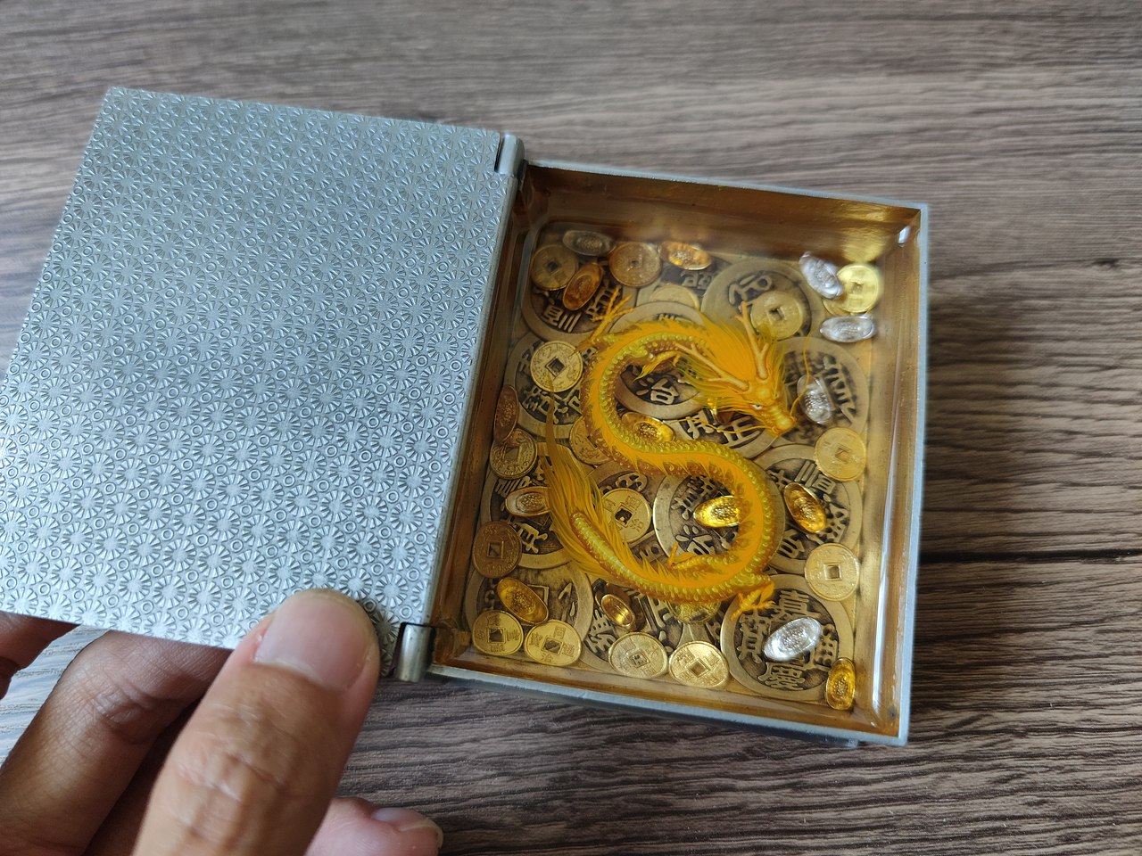 小神龙宝盒 琥珀绘