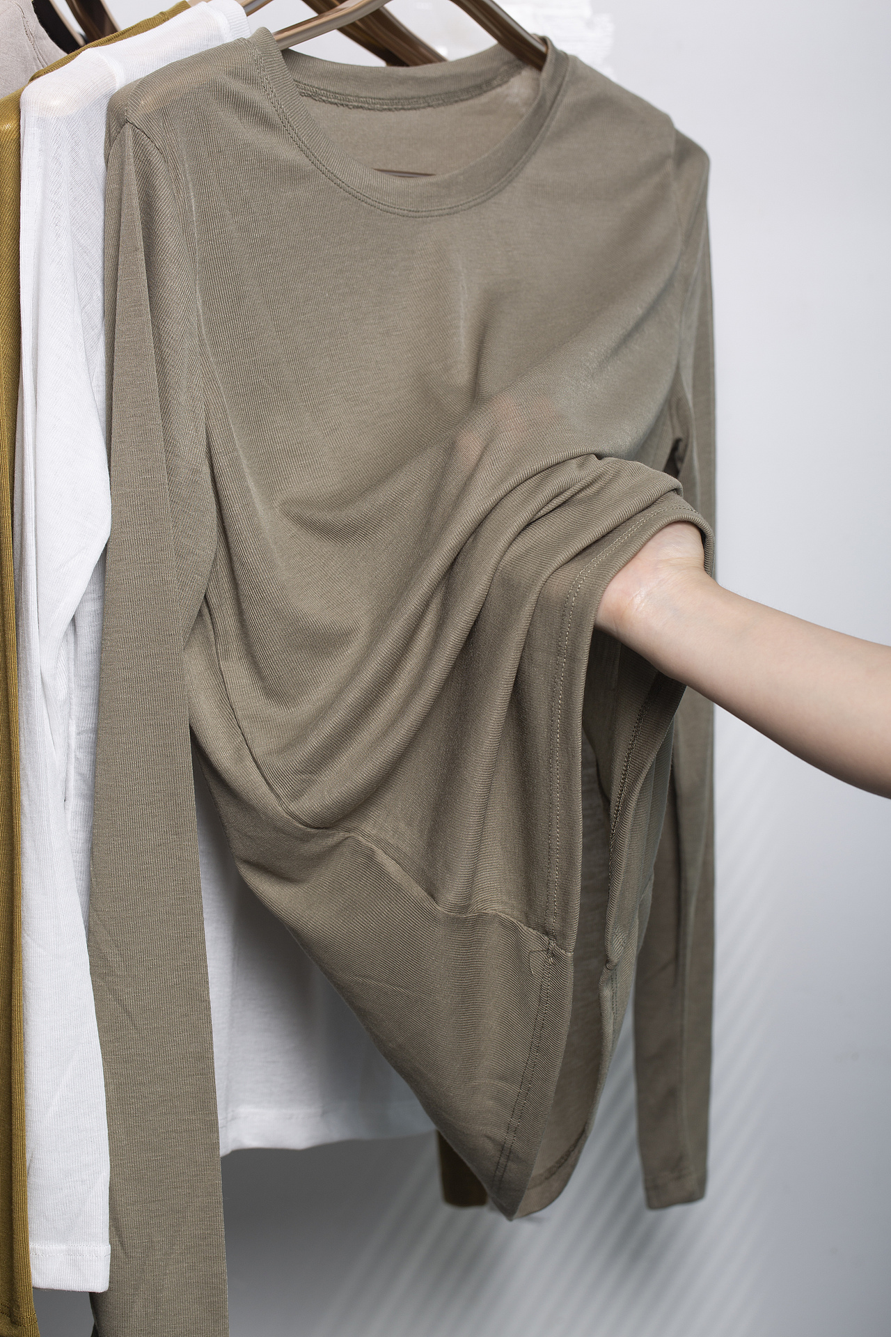 BIMO碧茉 蚕丝蛋白水面膜打底衫