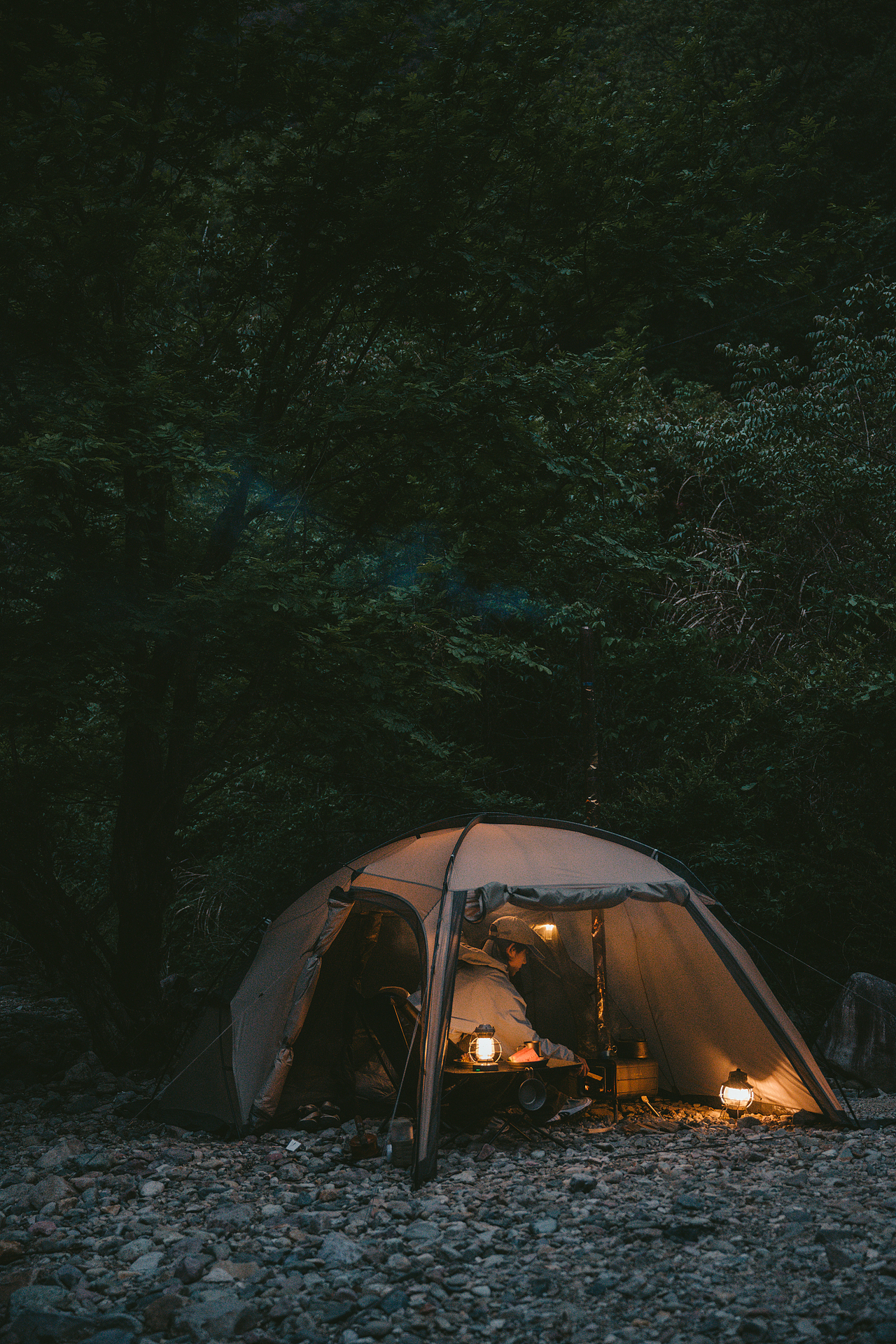 户外露营轻量帐篷拍摄