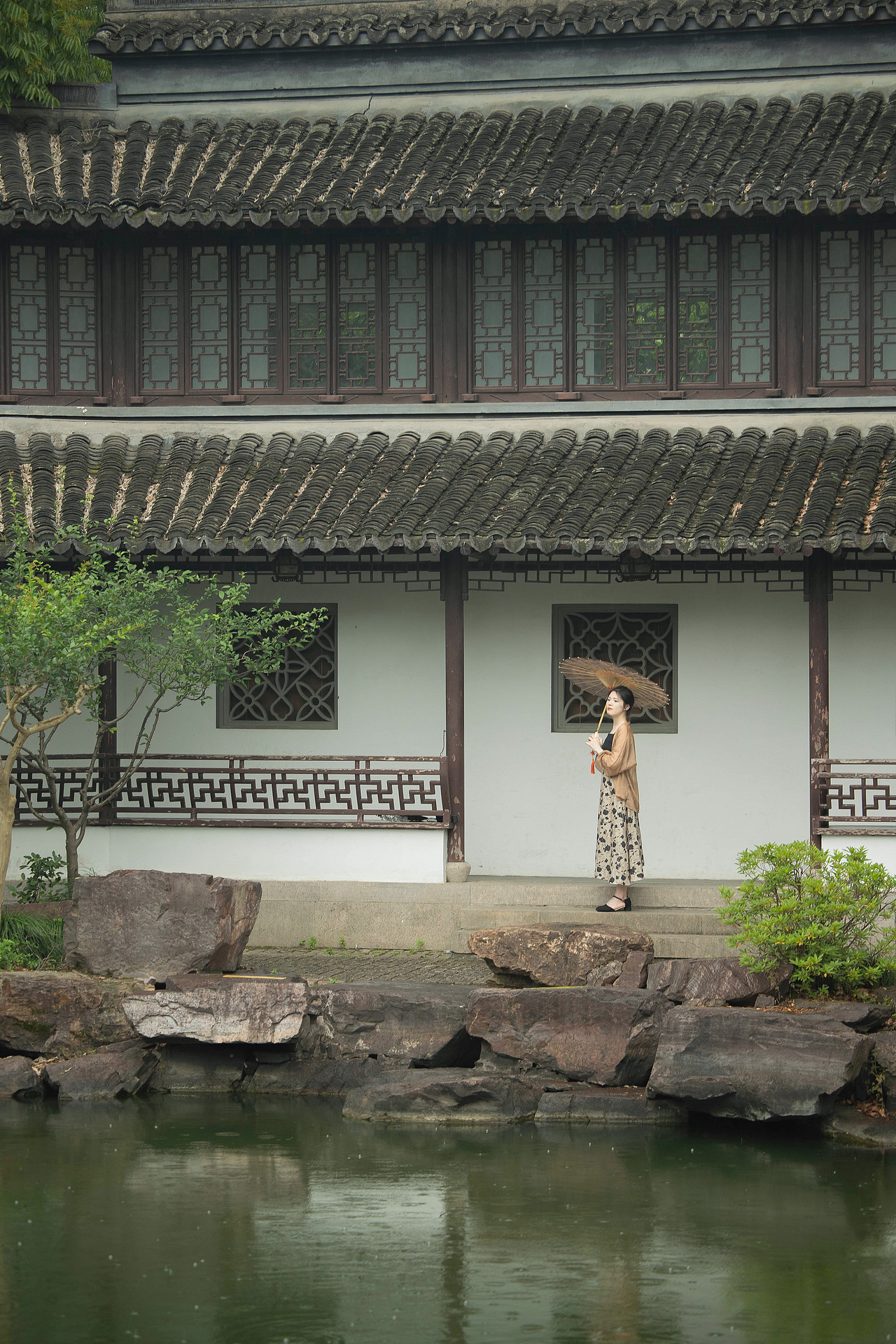 正值煙雨朦朧時(shí)（圖ZMzQyMjIxNzAw） - 人像攝影 - 站酷設(shè)計(jì)師今尋本尋Kairos原創(chuàng)素材 - 站酷ZCOOL