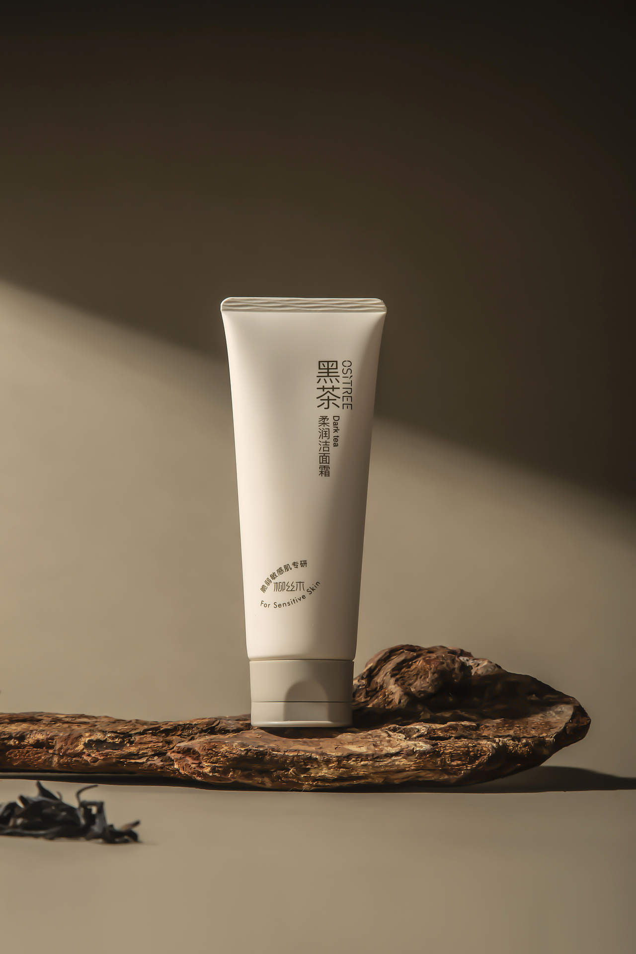 电商摄影｜产品摄影｜洗面奶拍摄｜中国风暗调（图ZMzY1OTc1MDg4） - 产品摄影 - 站酷设计师素摄摄影原创素材 - 站酷ZCOOL