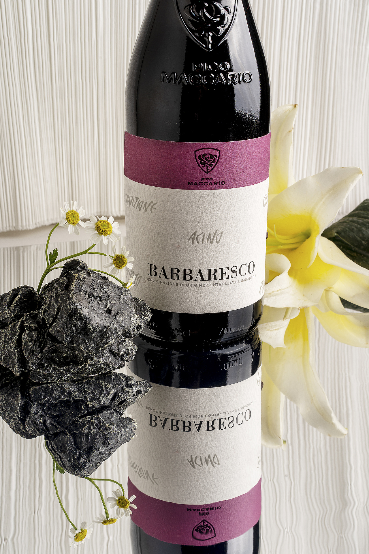 瓶子的多种拍法 - 2021-2022作品集（图ZMzEyNzIyNTUy） - 产品摄影 - 站酷设计师韋韋韋維斯原创素材 - 站酷ZCOOL