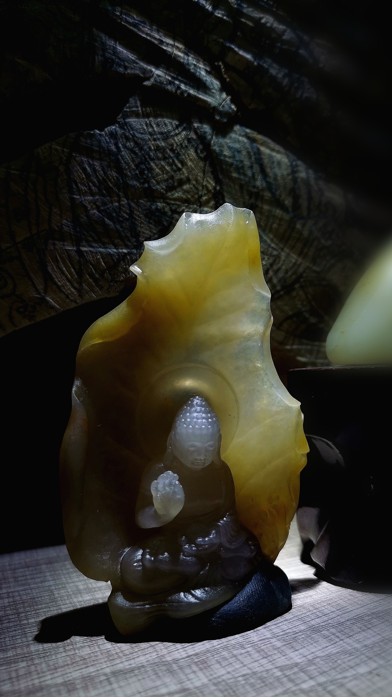 金丝玉冻光料一叶一菩提佛祖西域玉雕大师许像元作品（图ZMzM3NjEwNTg0） - 工艺品设计 - 站酷设计师象原原创素材 - 站酷ZCOOL