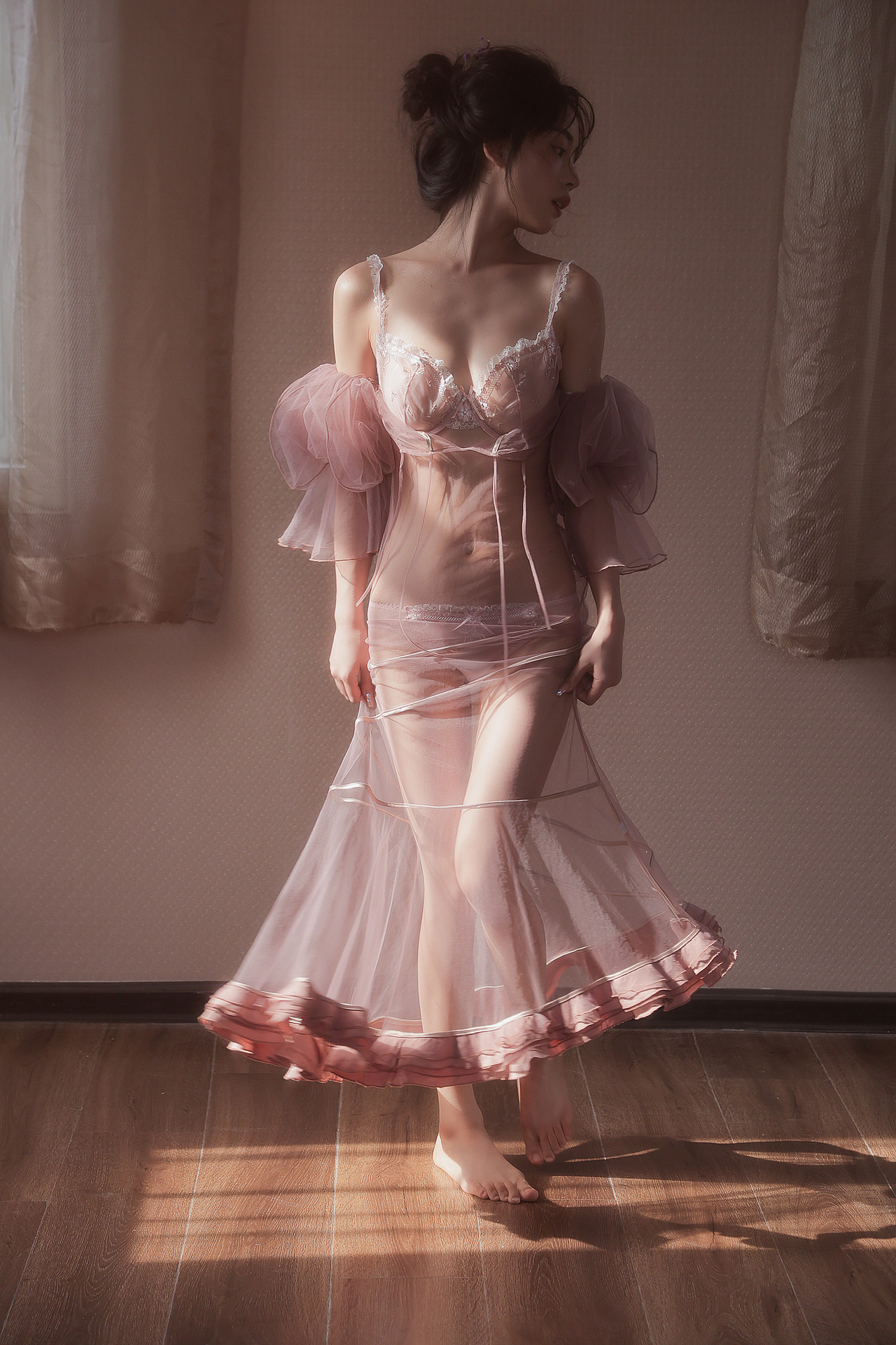 Rosa 粉色的雾（图ZMzI2NDUzMjky） - 人像摄影 - 站酷设计师摄影师徐弯弯原创素材 - 站酷ZCOOL