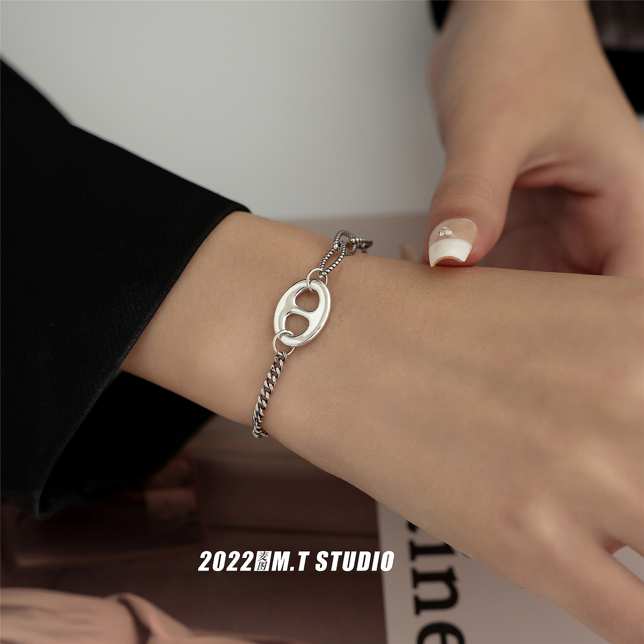 义乌无头风手链戒指饰品模特场景图摄影服务