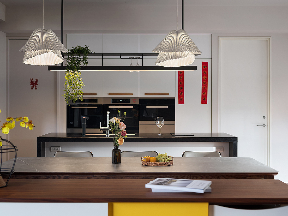 家装设计案例鉴赏——现代原木感混搭居所