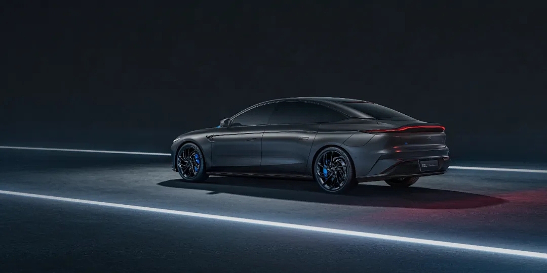 智己汽车宣传物料渲染