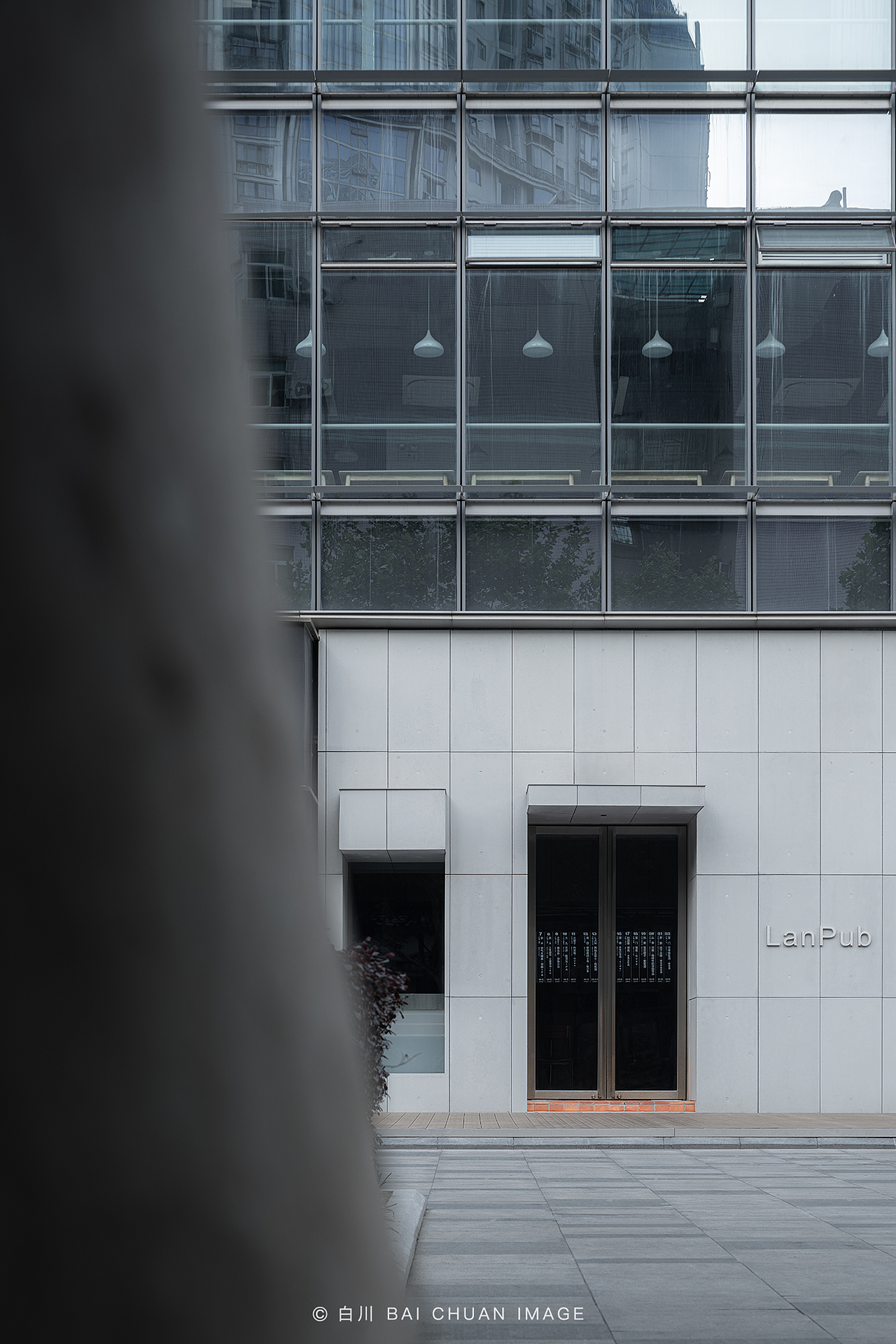 空间摄影：武汉 LanPub精酿酒吧（图ZMzQ0ODUyMDAw） - 环境/建筑摄影 - 站酷设计师白川建筑空间摄影原创素材 - 站酷ZCOOL