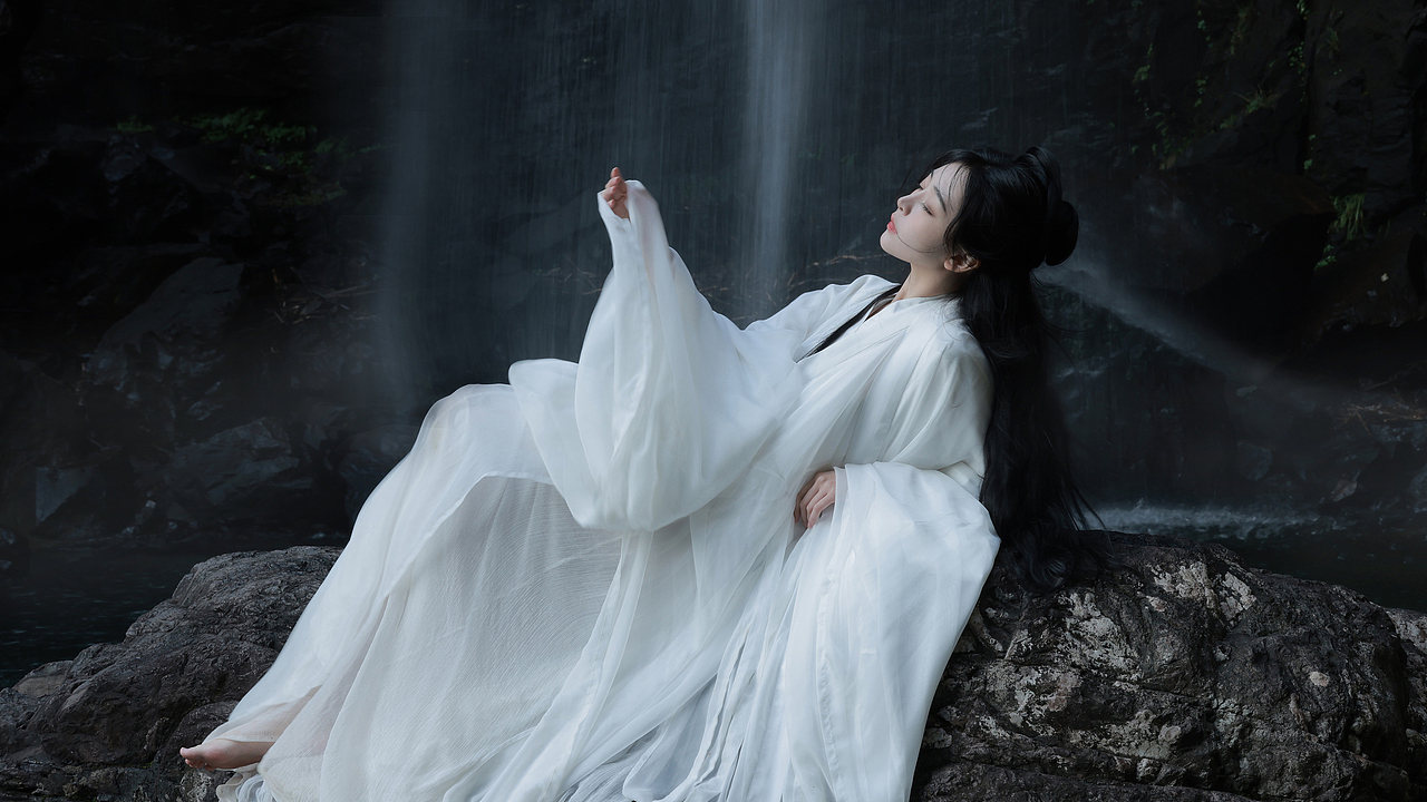 网络杂图《美人兮》见之不忘