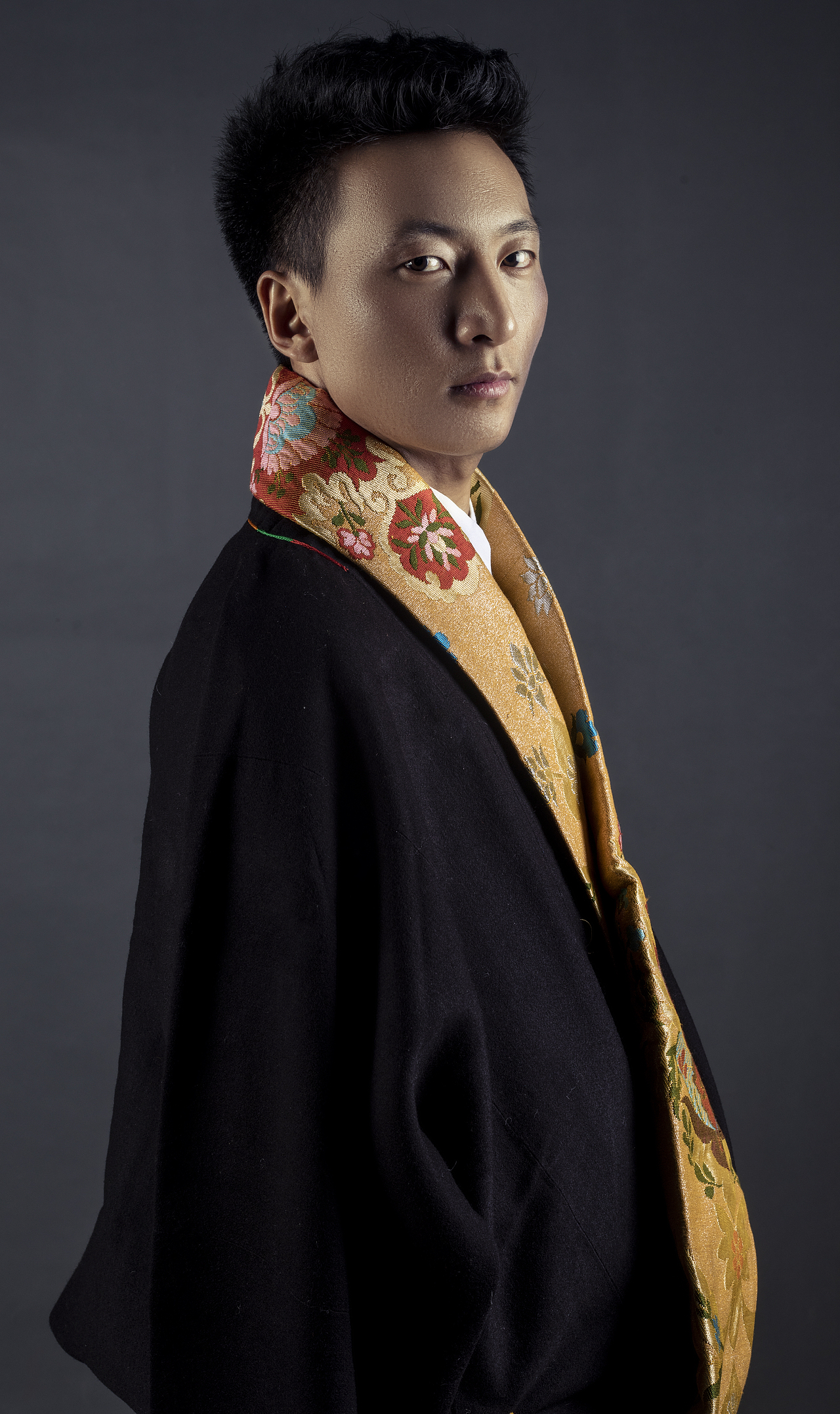 藏族帅哥（图ZMzYxNzQ0MjI0） - 人像摄影 - 站酷设计师黎明摄影师原创素材 - 站酷ZCOOL