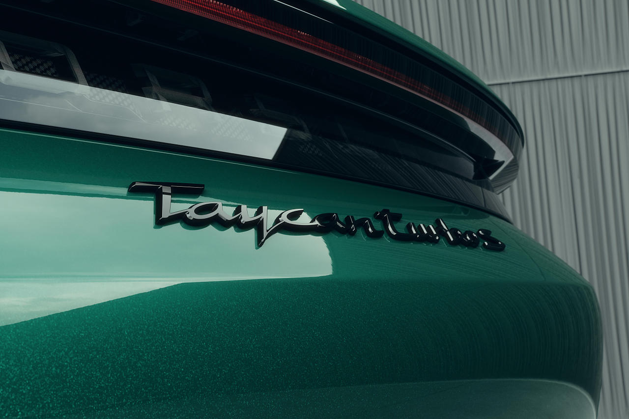Porsche Taycan Turbo S (full CGI)