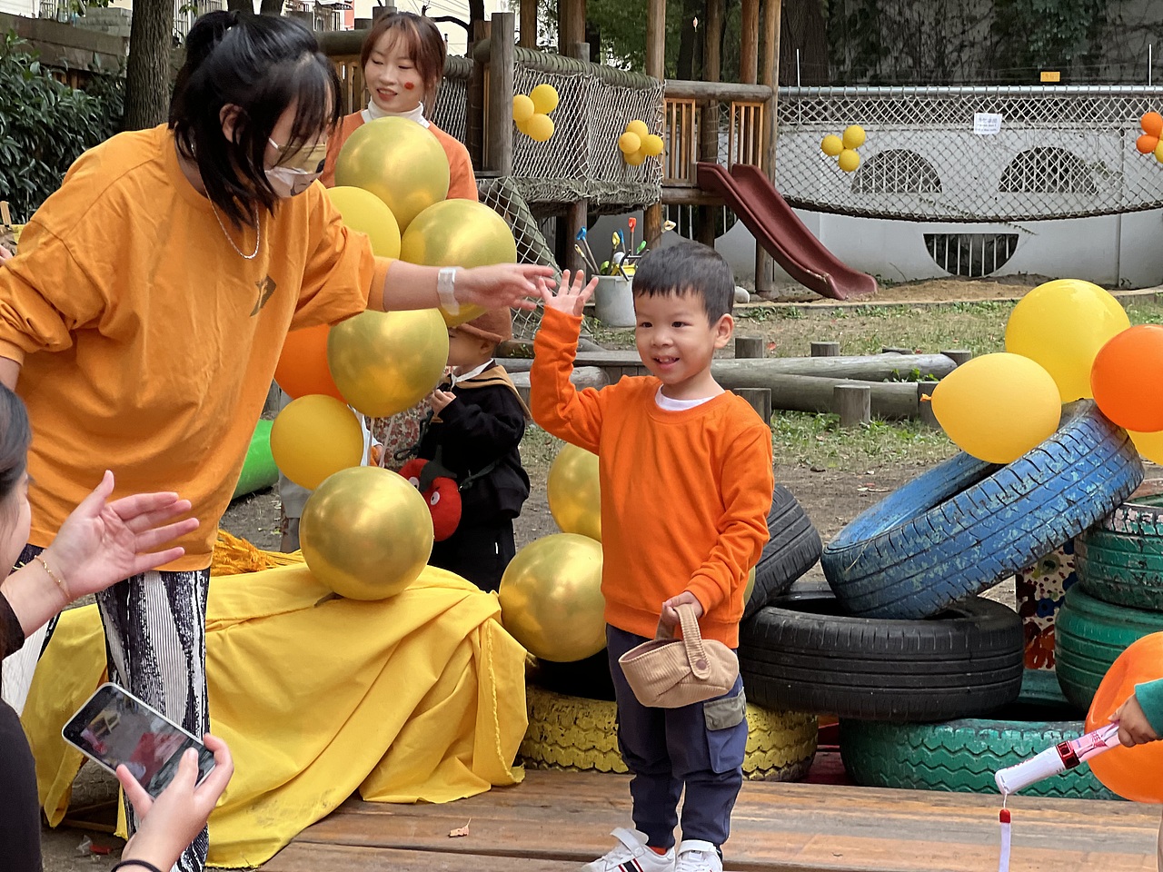 艺术美学｜空间布景·《秋日橙色派对》主大厅布景（图ZMzM0MTU1MjMy） - 雕塑 - 站酷设计师艺术美学张汉卿原创素材 - 站酷ZCOOL