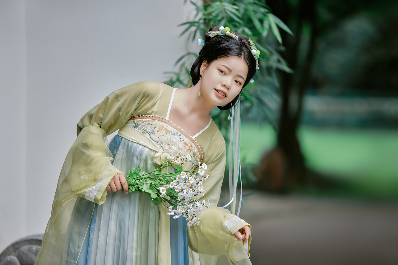 园博园汉服（图ZMzU0NDkxMjg0） - 人像摄影 - 站酷设计师足迹行摄原创素材 - 站酷ZCOOL