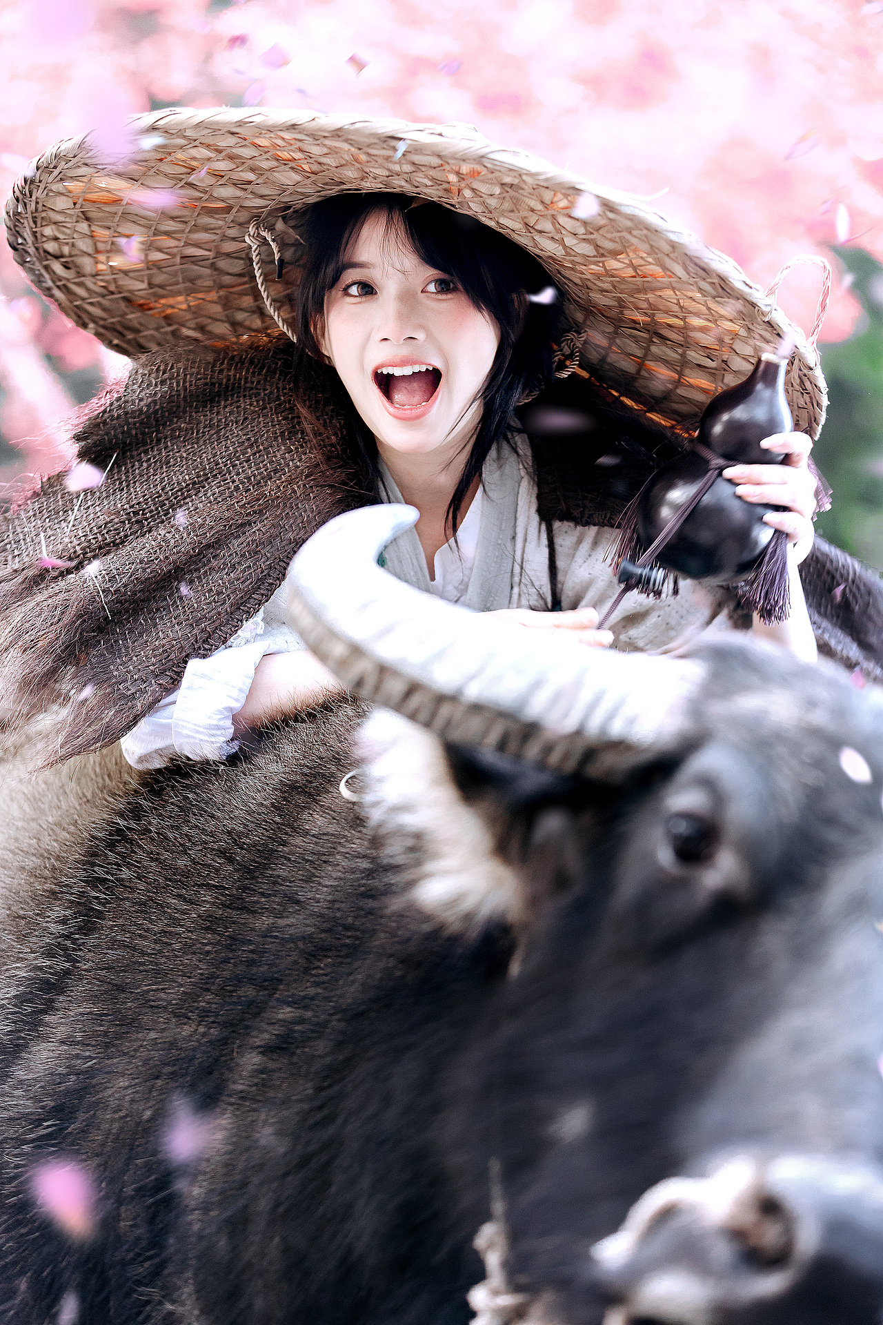 青山青草里，一笛一蓑衣（图ZMzYzNjQ5MDgw） - 人像摄影 - 站酷设计师大逗爷原创素材 - 站酷ZCOOL