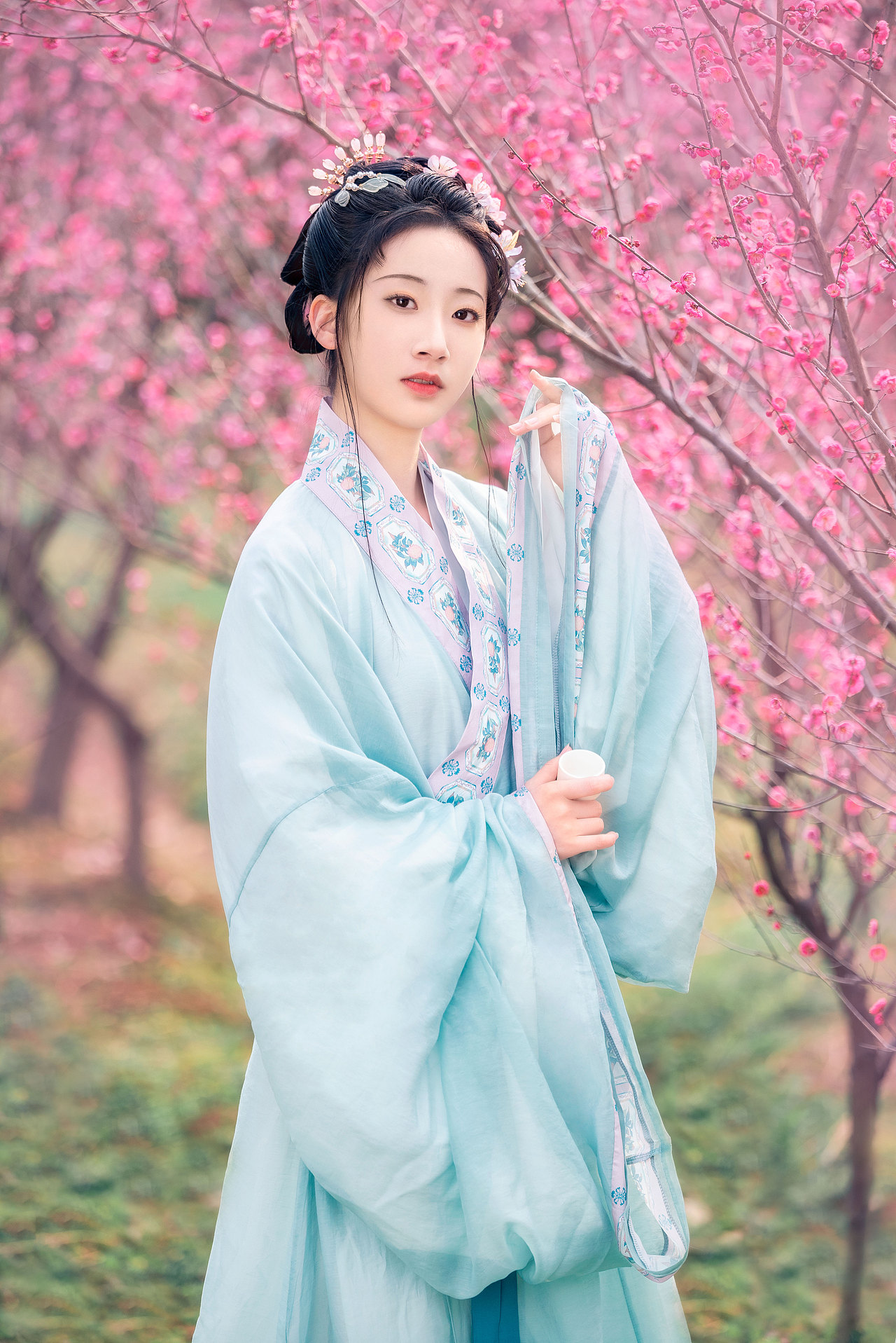 梅间酒（图ZMzE1MjY4MTIw） - 人像摄影 - 站酷设计师糊涂仙人LEO原创素材 - 站酷ZCOOL
