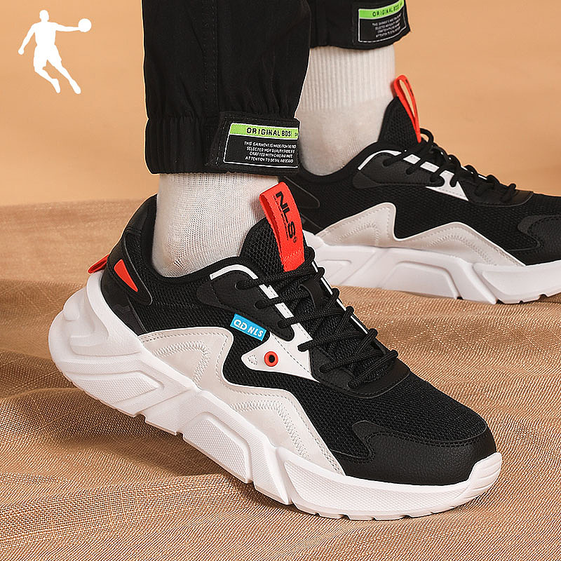 【修图】复古风休闲鞋牛皮纸和麻布背景修图