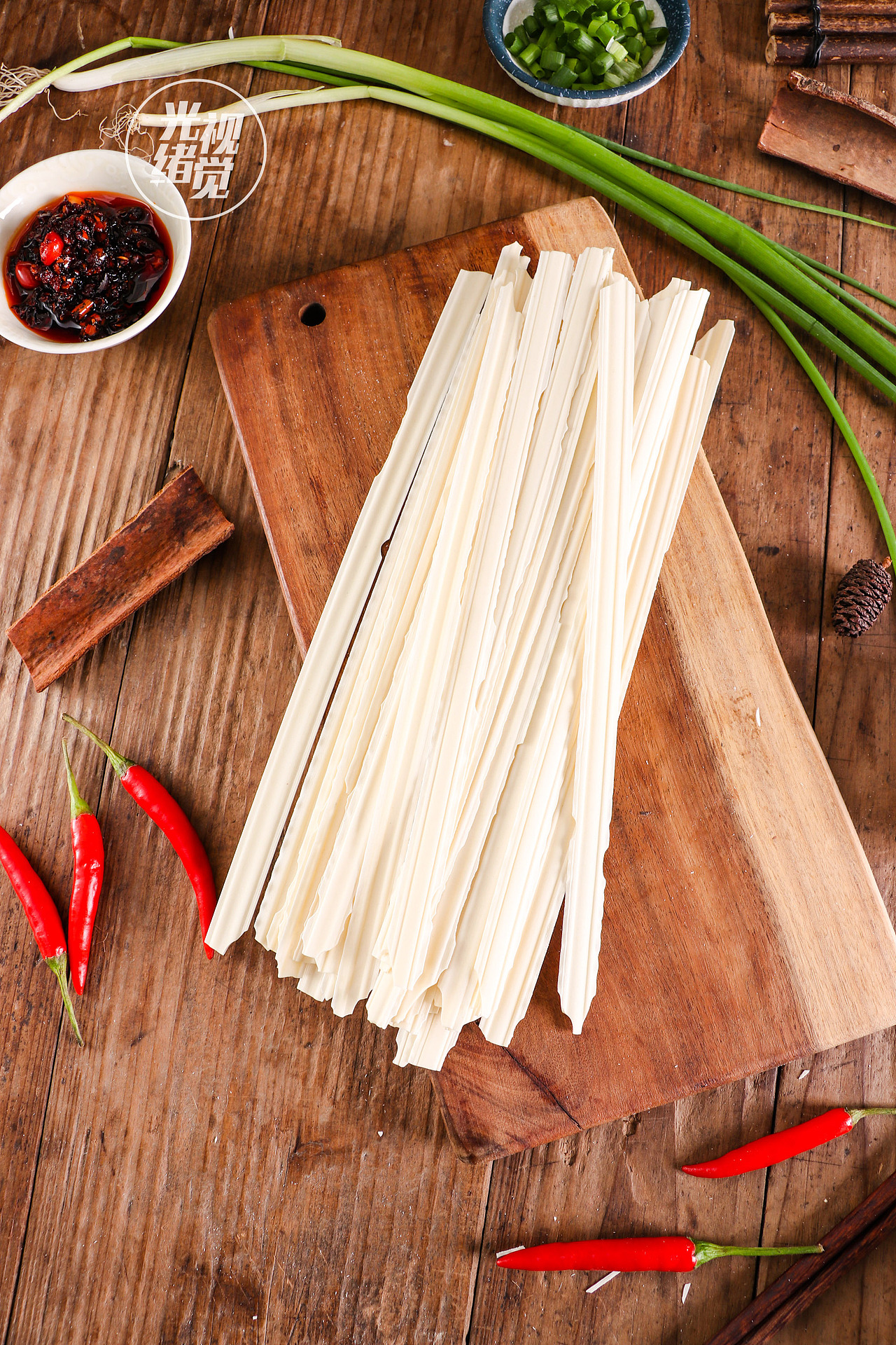 刀削面 挂面面条油泼面烩面大碗宽面袋装裤袋面面条