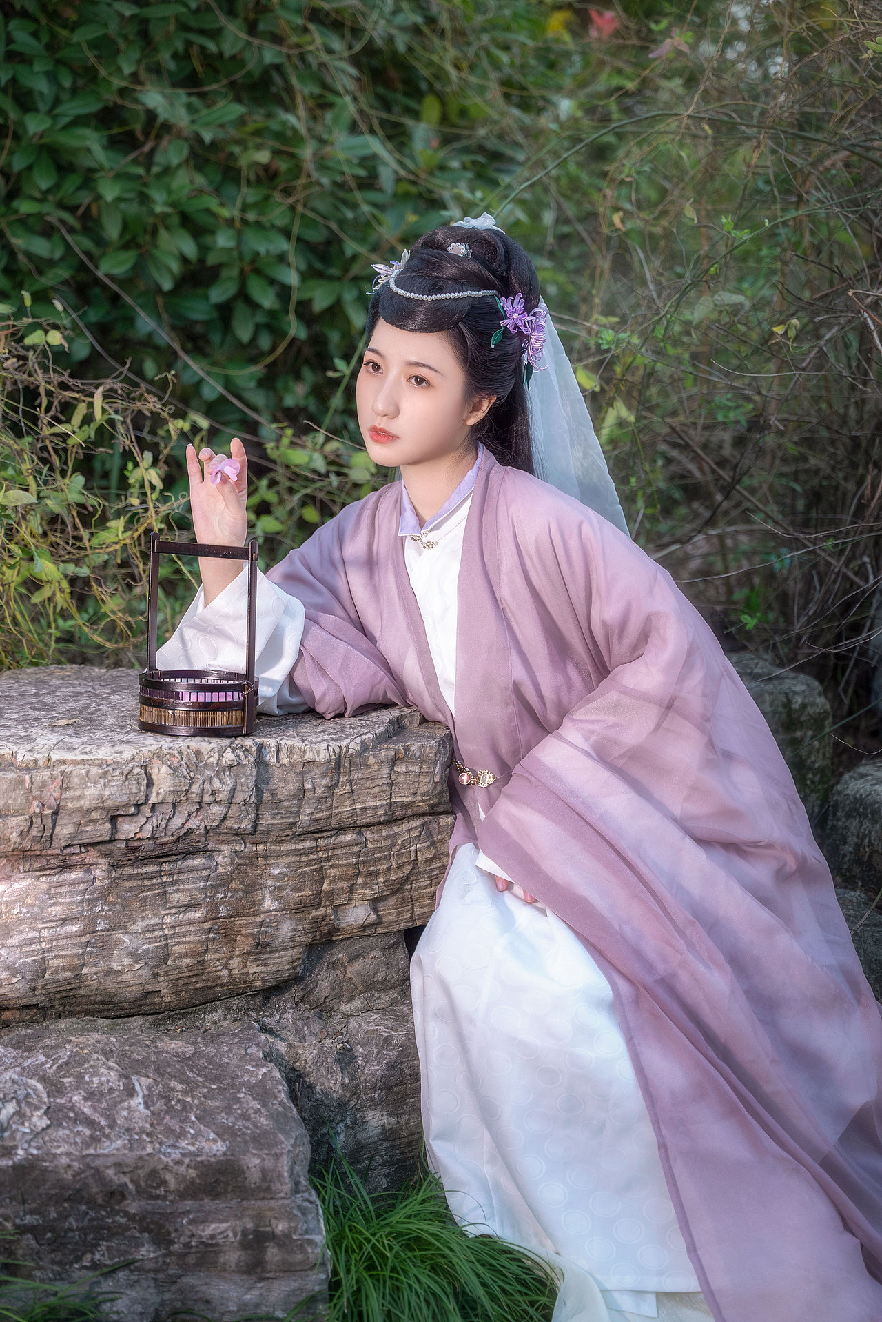 清宫登高台（图ZMzE1MjY2NDU2） - 人像摄影 - 站酷设计师糊涂仙人LEO原创素材 - 站酷ZCOOL